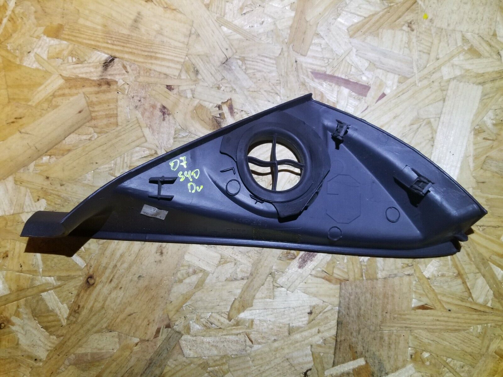 2005-2007 Volvo S40 Left Driver Side Dash End Cap Trim - OEM Replacement Part for Interior Repair & Customization | Perfect for Car Enthusiasts & DIY Projects