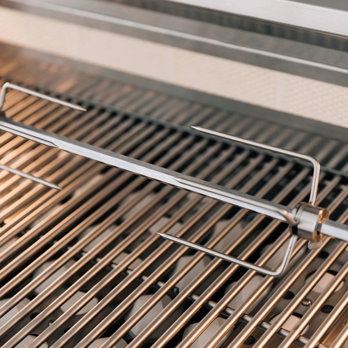 Summerset Grills Sizzler PRO 32 Inch Built-In Gas Grill - Stainless Steel Outdoor BBQ Grill with 4 Burners - Perfect for Backyard, Patio, and Poolside Cooking