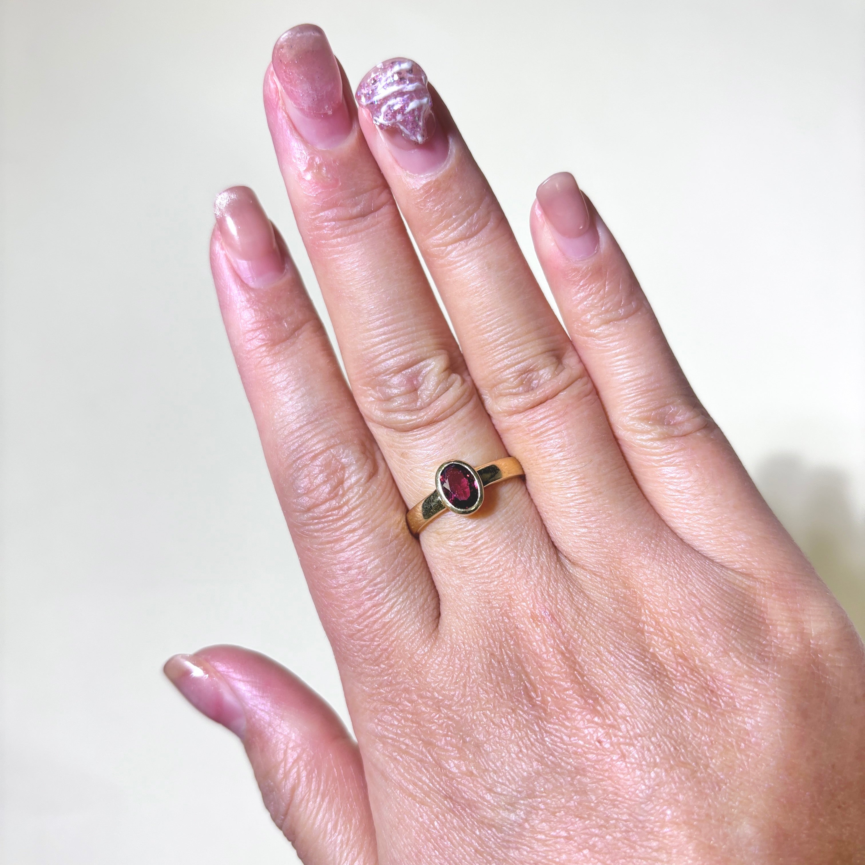0.75ct Oval Cut Garnet Ring in Bezel Setting - Size 7.5 | Elegant Birthstone Jewelry for Women, Perfect Gift for Anniversary, Valentine's Day & Special Occasions