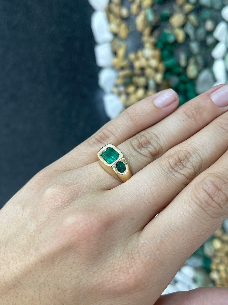 2.63tcw 18K Gold Trilogy Ring with Natural Medium Dark Green Emerald - Unisex 3 Stone Jewelry for Engagement, Wedding & Anniversary Gifts