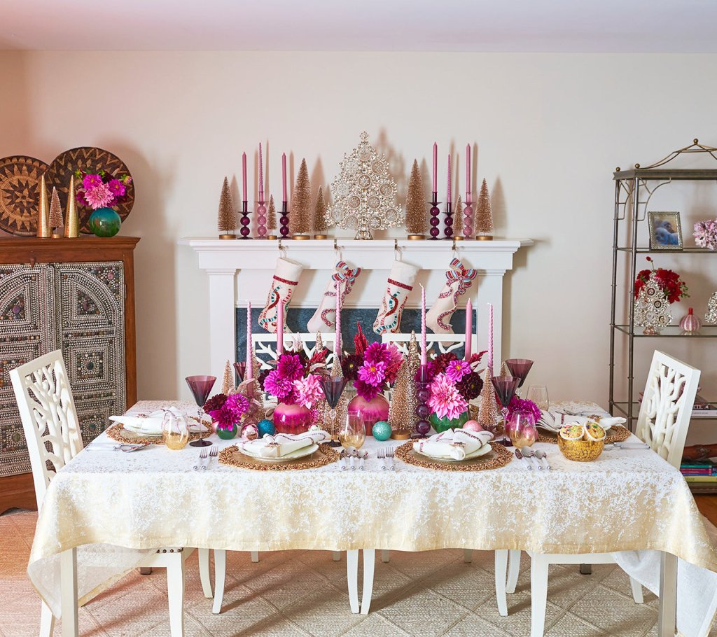 Premium Metallic Foil Tablecloth in White & Gold - Elegant Dining Decor for Weddings, Parties & Holiday Celebrations