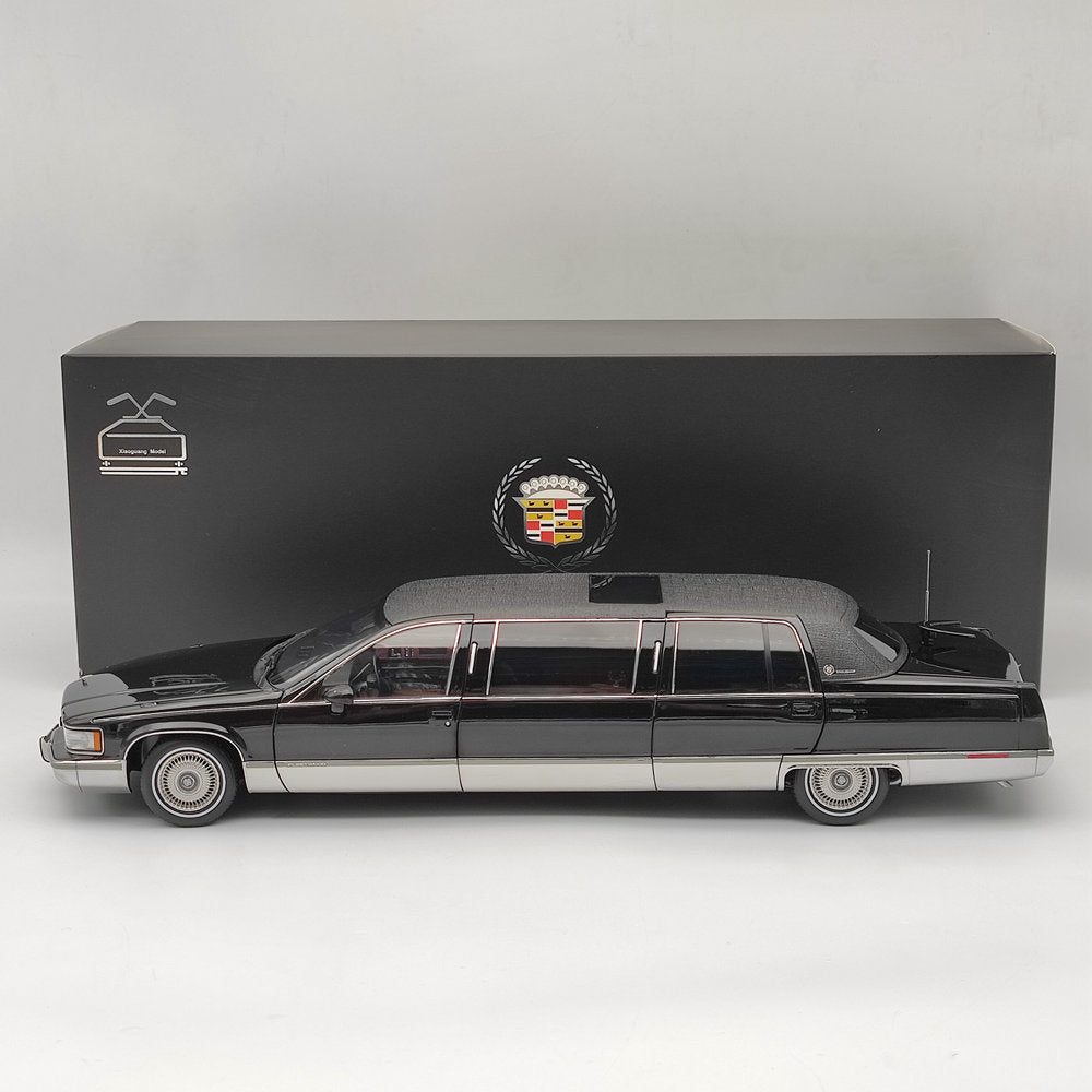 1:18 Scale Cadillac Fleetwood Long Wheelbase Diecast Model Car - Collectible Toy, Perfect Gift for Car Enthusiasts & Display for Home/Office Decor