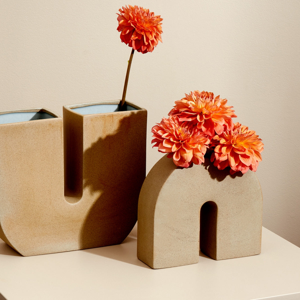 Middle Of Nowhere Kurve Vase - Modern Ceramic Home Decor for Living Room, Bedroom & Office - Perfect for Flowers and Centerpieces