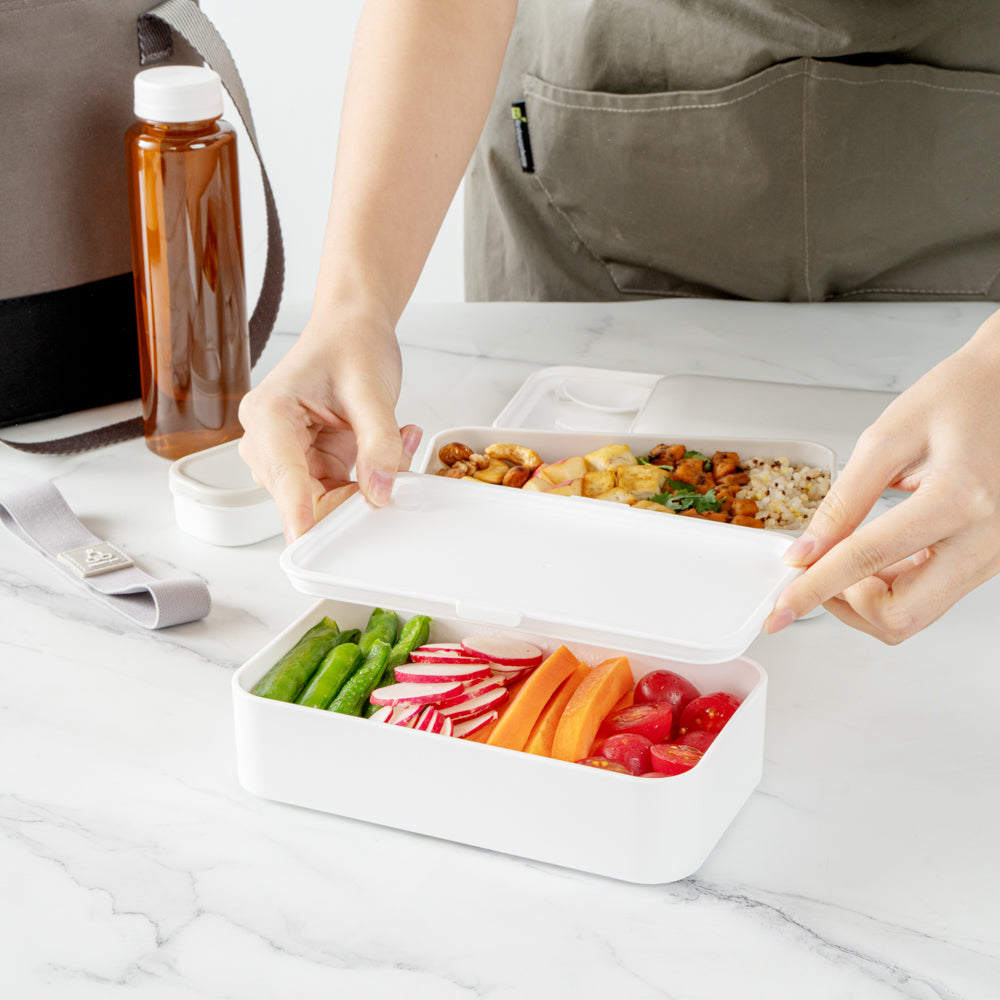 Bento Tek 41 oz Gray & White Buddha Box - All-in-One Lunch Container with Utensils & Sauce Cup (7.25
