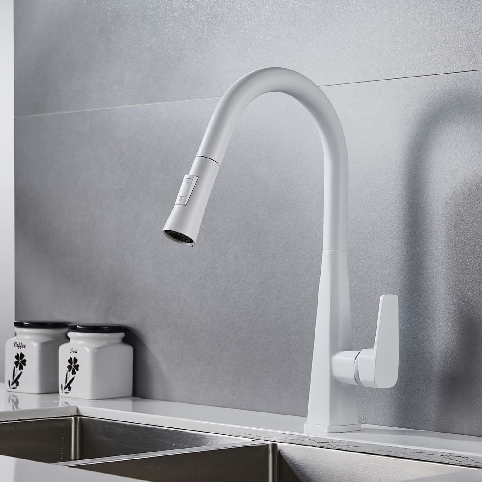 White Pull-Out Spray Kitchen Faucet with Rotating Brass Spout - Modern Mixer Tap for Sink, Perfect for Washing Dishes, Filling Pots & Cleaning Vegetables
