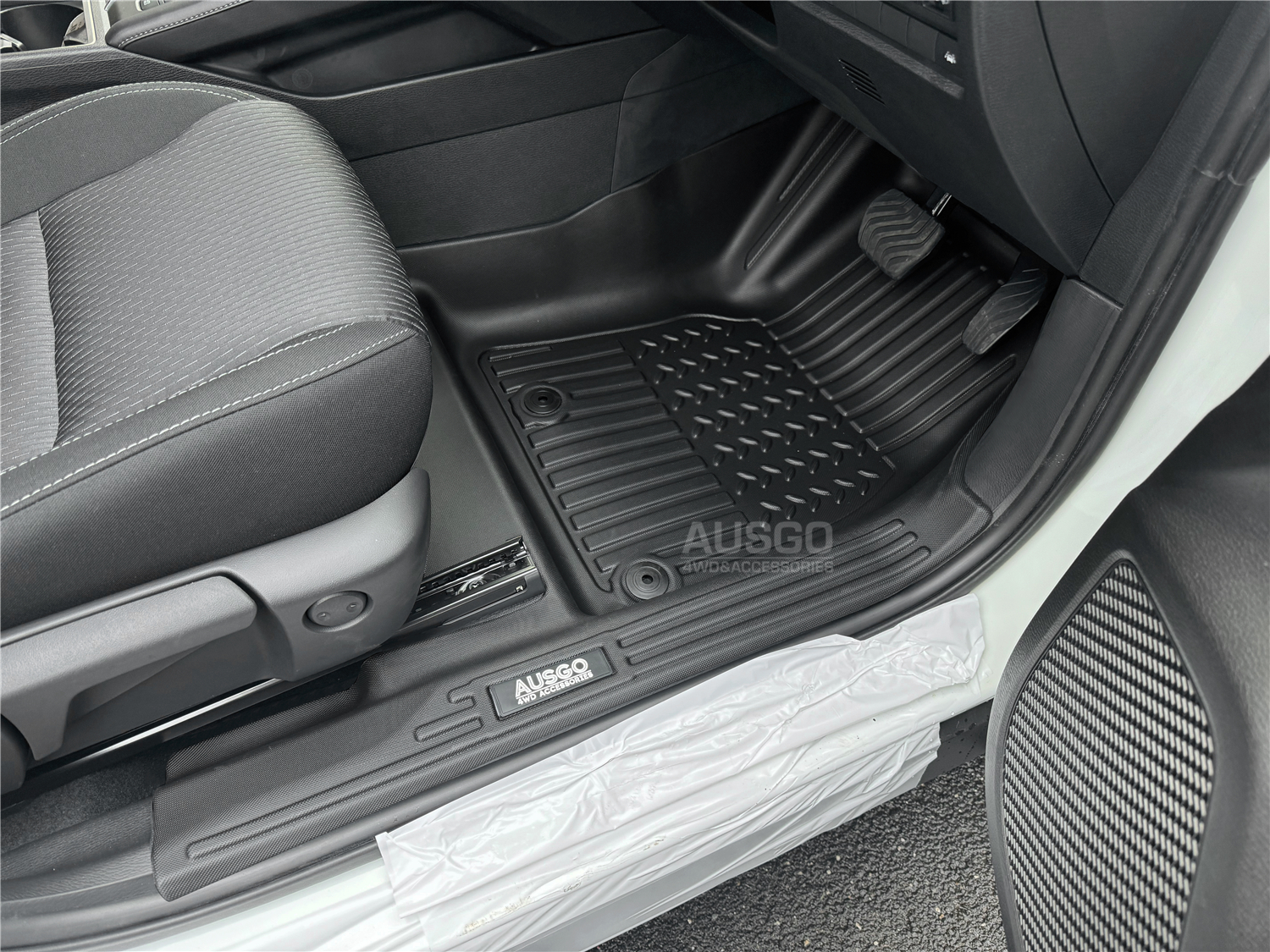 Premium 7D Custom Fit Car Floor Mats for Mitsubishi Outlander 7 Seater (2021-Present) - All-Weather Protection, Non-Slip Design - Perfect for Family Road Trips, Pet Owners & Daily Commute