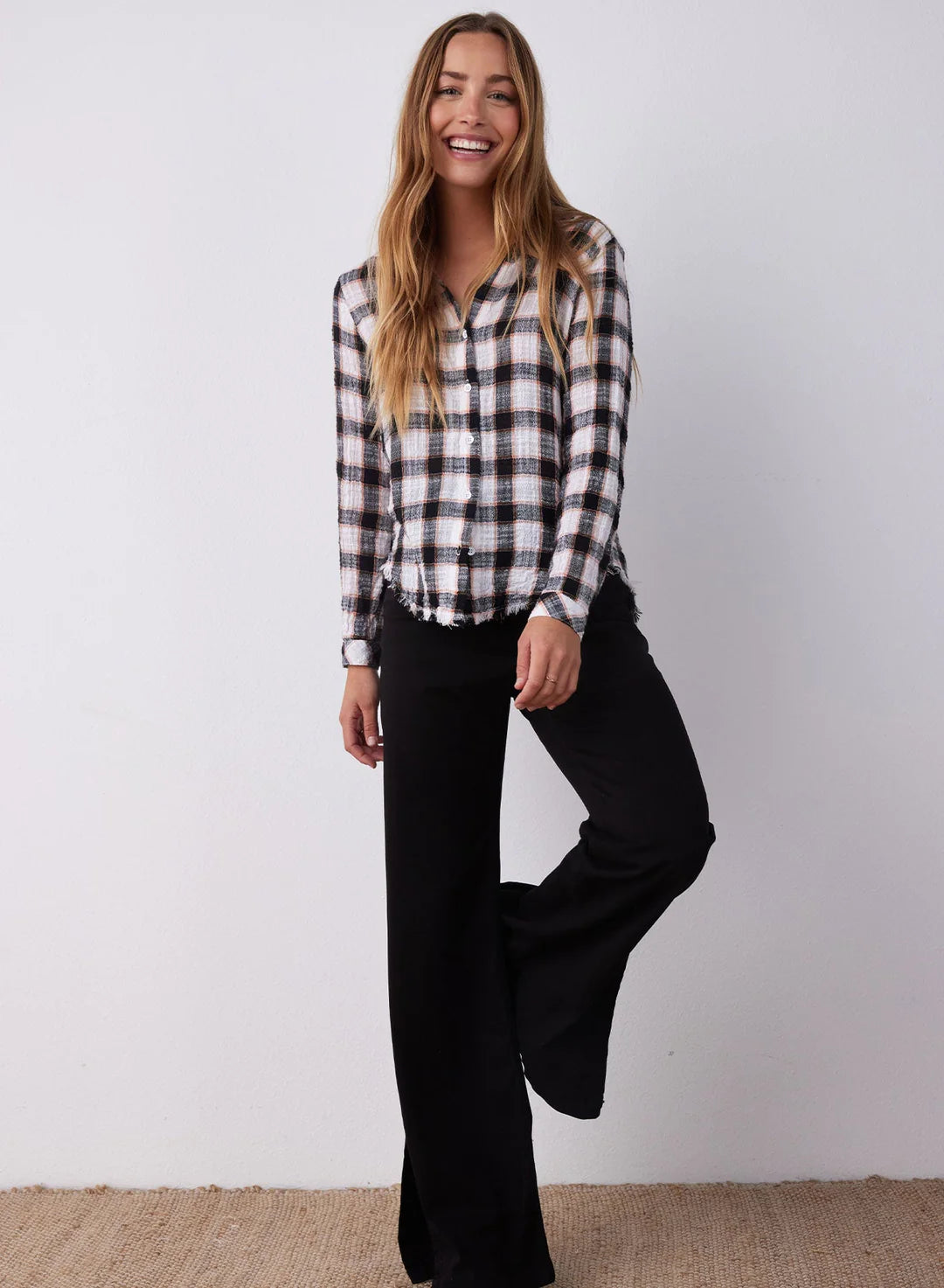 Stylish Frayed Hem Button Down Shirt - Black & White Checkered Plaid for Casual & Office Wear