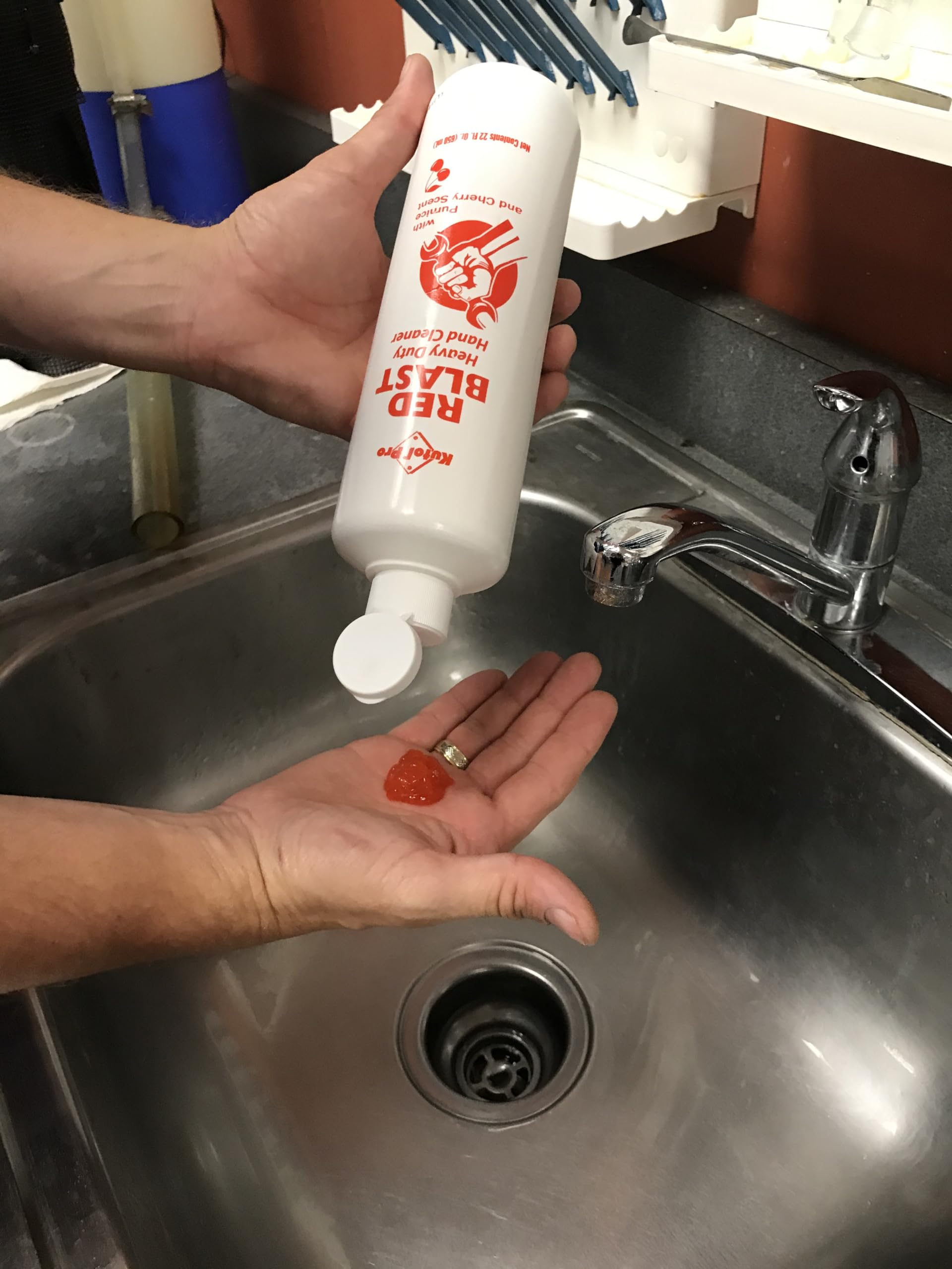 Kutol Pro 7739 Heavy Duty Pumice Hand Cleaner with Cherry Scent - 22 oz Squeeze Bottle (Red, Case of 6) - Ideal for Mechanics, Auto Shops & Industrial Use