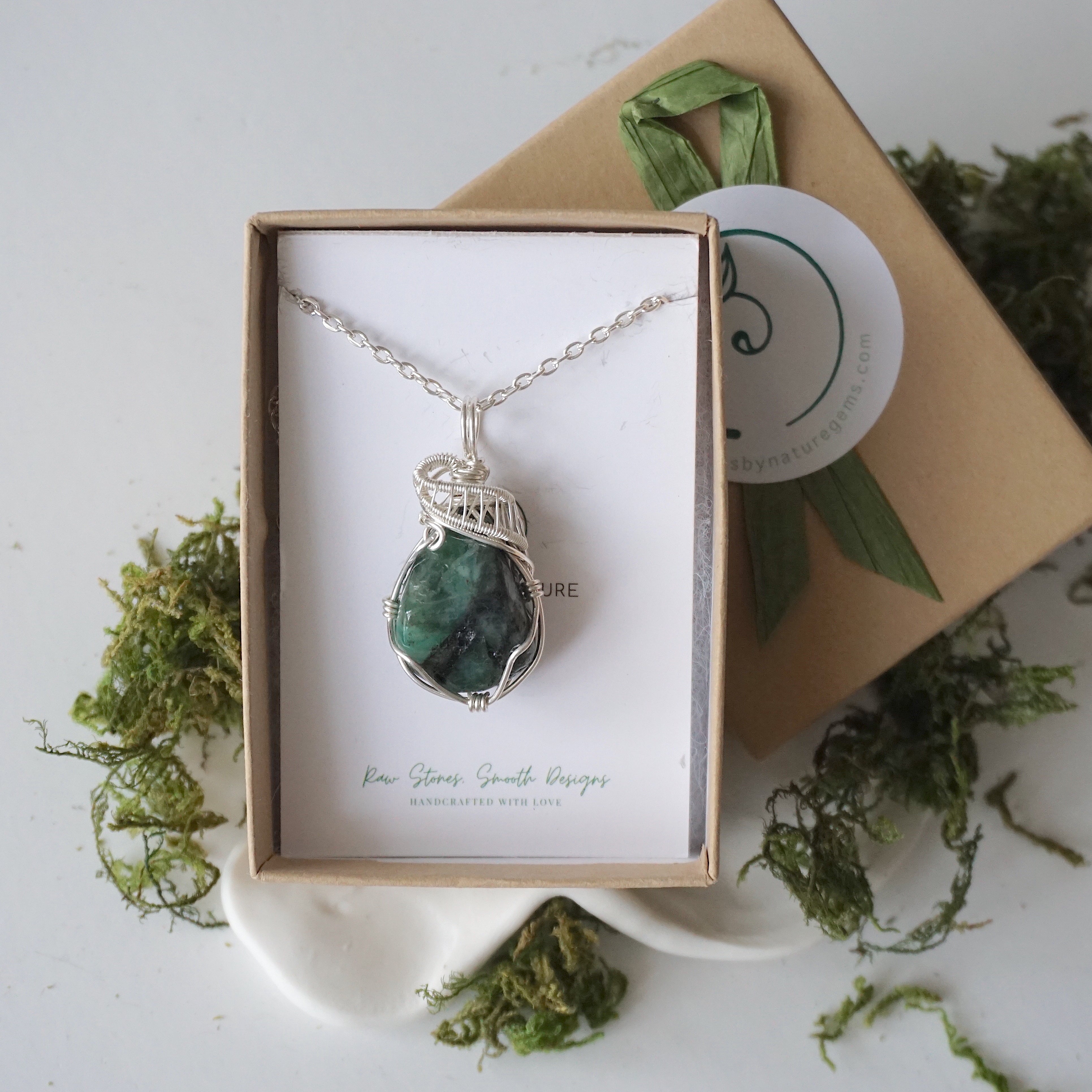 Natural Raw Emerald Pendant Necklace in 925 Sterling Silver - Elegant Handmade Jewelry for Women, Gift for Her, Boho Chic & Everyday Wear