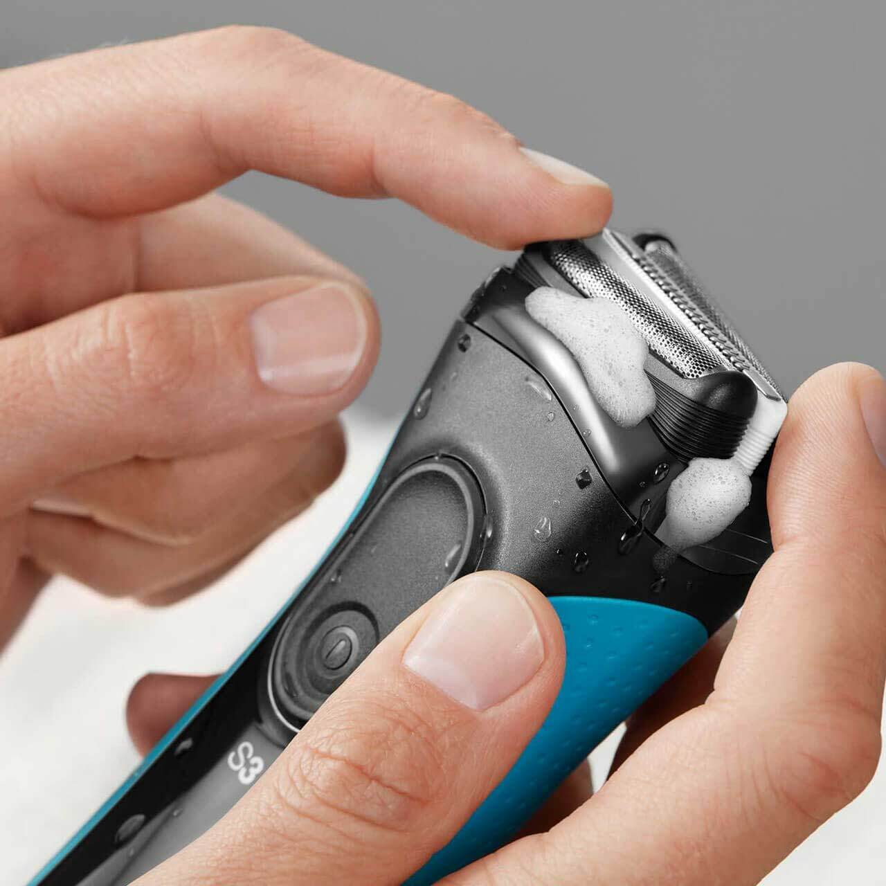 Braun Series 3 ProSkin 3040s Electric Shaver for Men - Wet & Dry Cordless Razor with Precision Trimmer - Perfect for Travel, Home & Gym Use