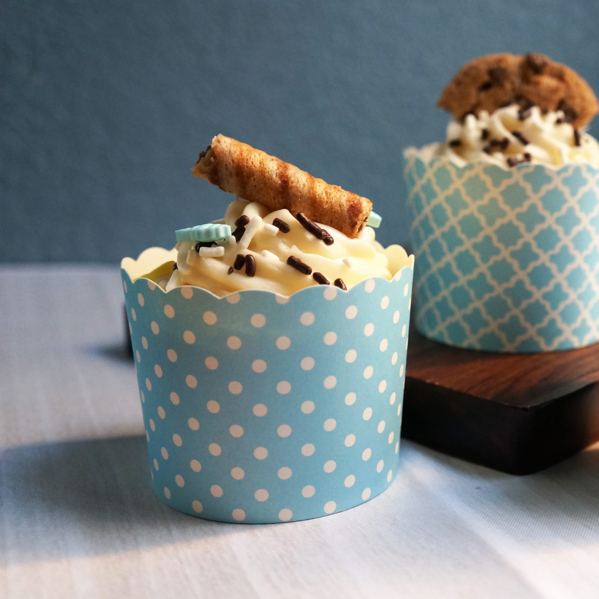 50-Pack Disposable Greaseproof Paper Baking Cups - Large Turquoise Polka Dot Cupcake & Muffin Liners for Baking, Party Decorations & Home Kitchen Use
