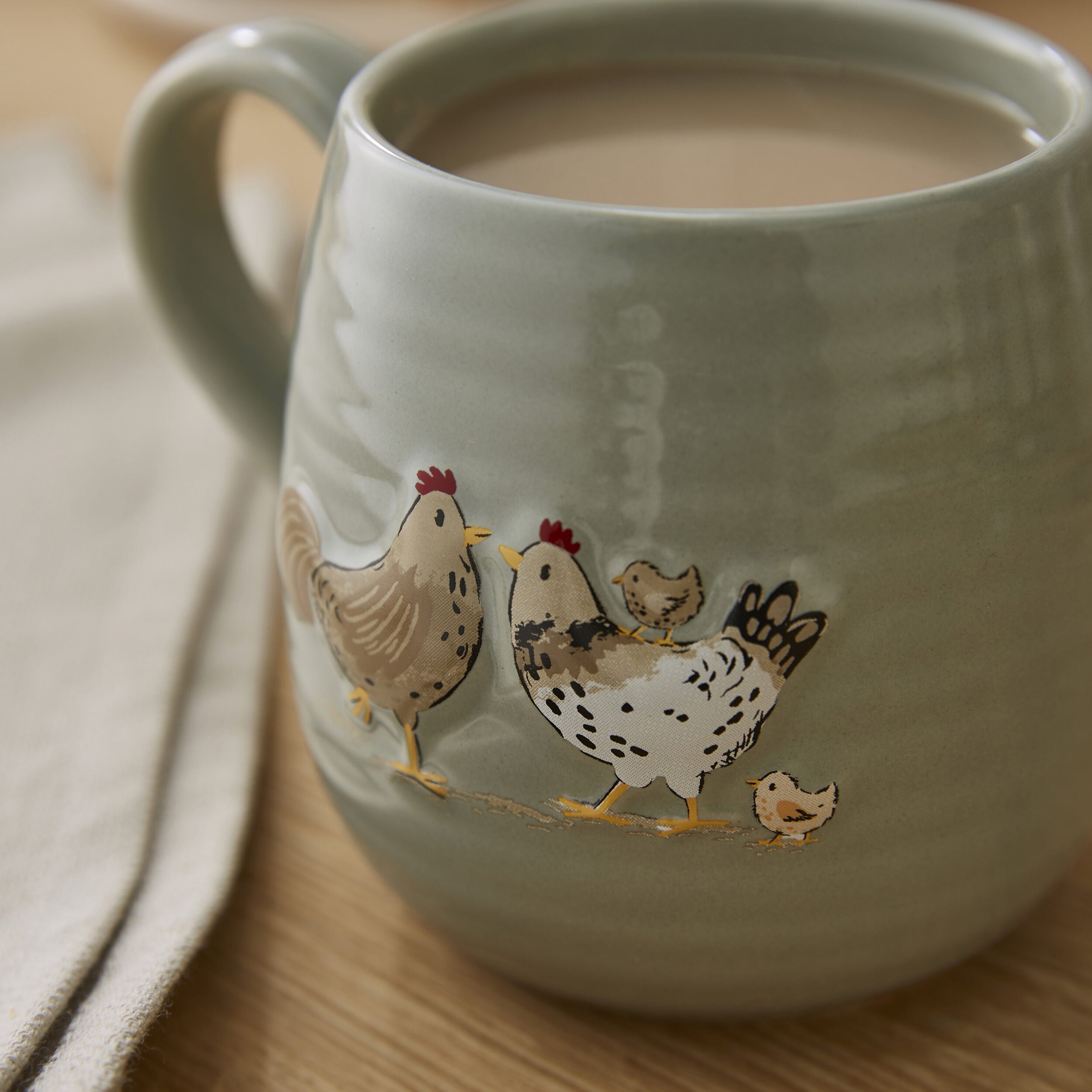 Hen House Lane Belly Mug - Happy Family Design | Ceramic Coffee Cup for Home & Office Use | Perfect Gift for Tea & Coffee Lovers