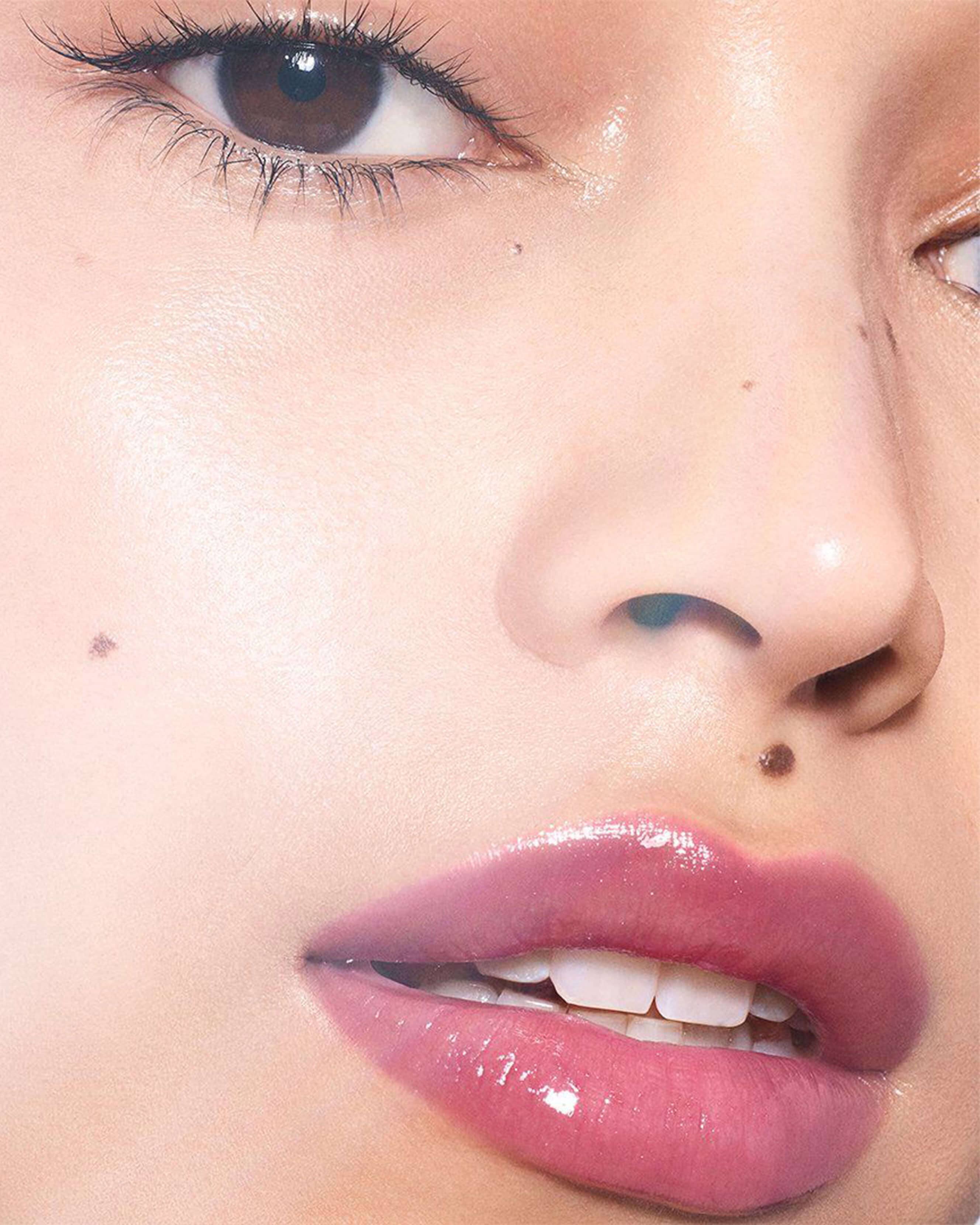 Moisturizing Squeaky Clean Liquid Lip Balm - Hydrating & Long Lasting Lip Gloss for Dry Lips - Perfect for Daily Use, Makeup Looks & On-The-Go Touch Ups