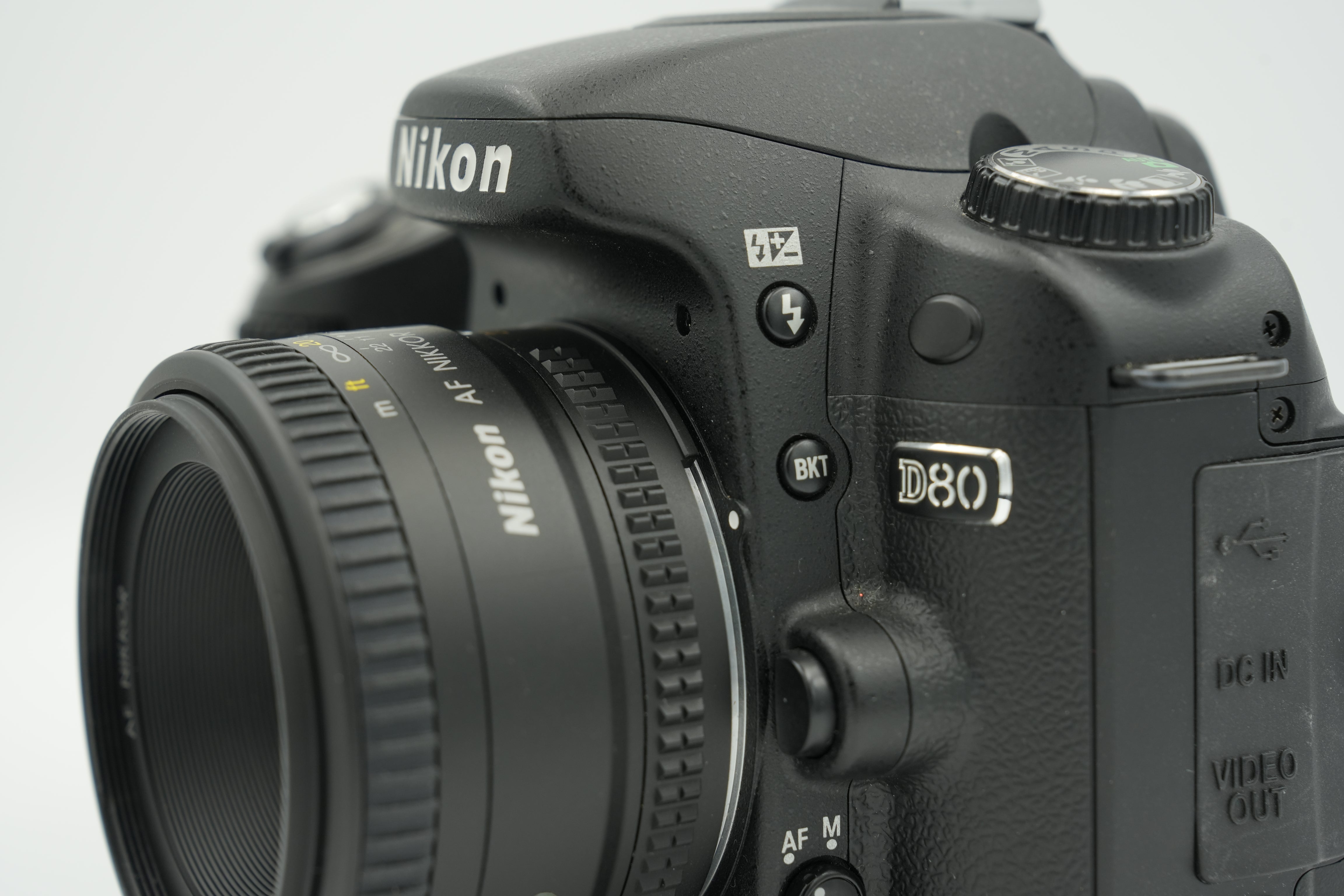 Refurbished Nikon D80 DSLR Camera with AF NIKKOR 50mm f/1.8 D Lens - Perfect for Portrait Photography & Low Light Shooting