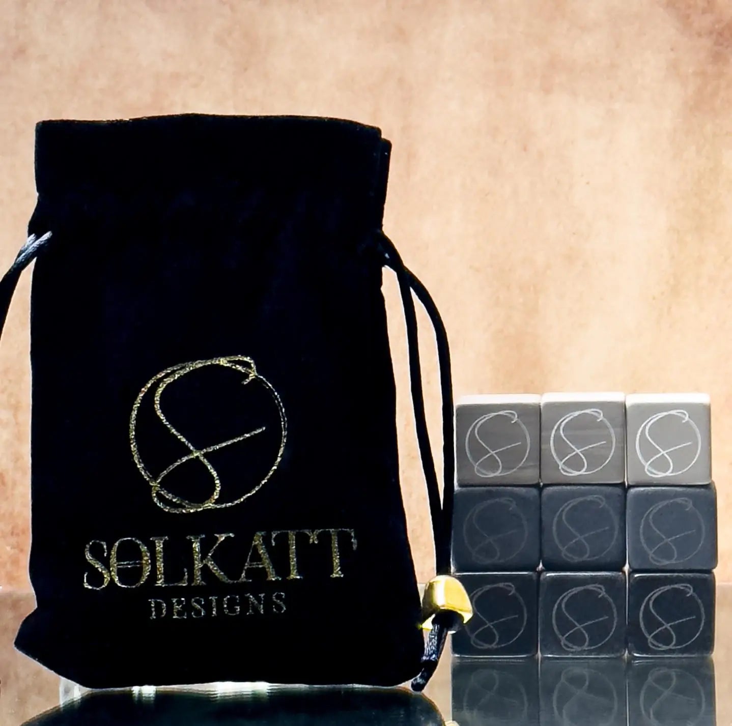 Premium Hand-Cut Granite Whisky Stones - Reusable Chilling Rocks for Whiskey, Bourbon & Scotch - Perfect for Gifts, Home Bars & Cocktail Parties