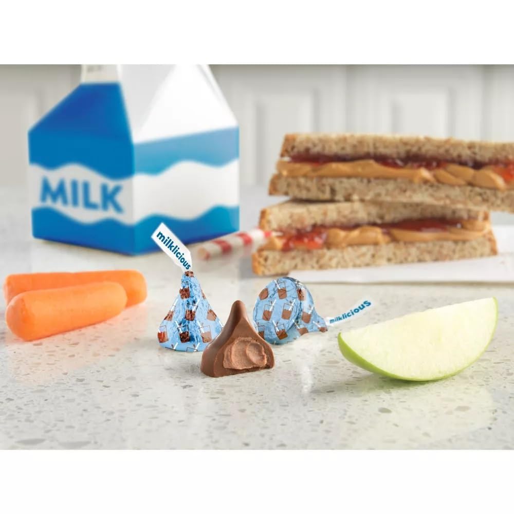 Hershey's Kisses Milk Chocolate Christmas Candy with Creamy Filling - Bulk Individually Wrapped Holiday Treats (100 Pieces) - Perfect for Stocking Stuffers, Gift Baskets & Holiday Parties