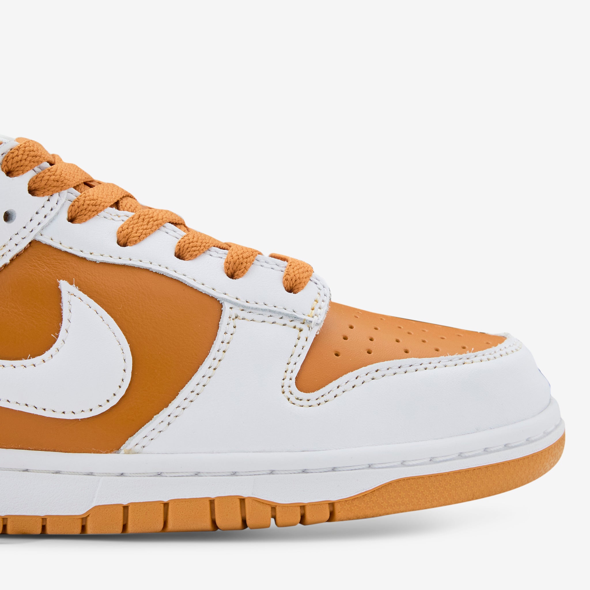 Nike Dunk Low Dark Curry & White Sneakers - Men's & Women's Casual Shoes for Streetwear & Everyday Fashion