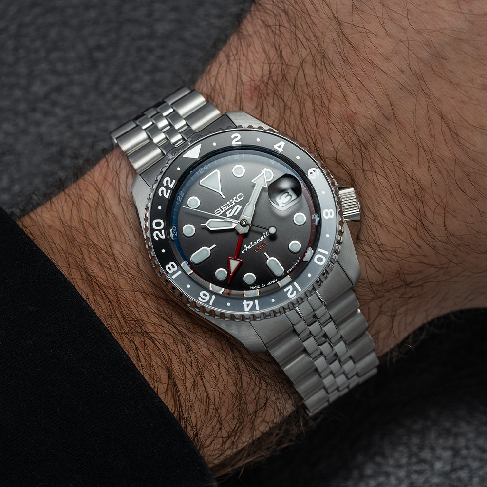 SSK019 Men's 42.5mm Sports GMT Watch with Black Dial & Stainless Steel Bracelet - Perfect for Travel, Diving, and Outdoor Adventures