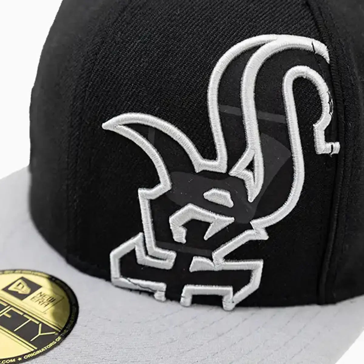 Chicago White Sox MLB 59FIFTY Fitted Baseball Cap - Official Licensed Adjustable Hat for Men & Women - Perfect for Games, Sports Events & Casual Wear