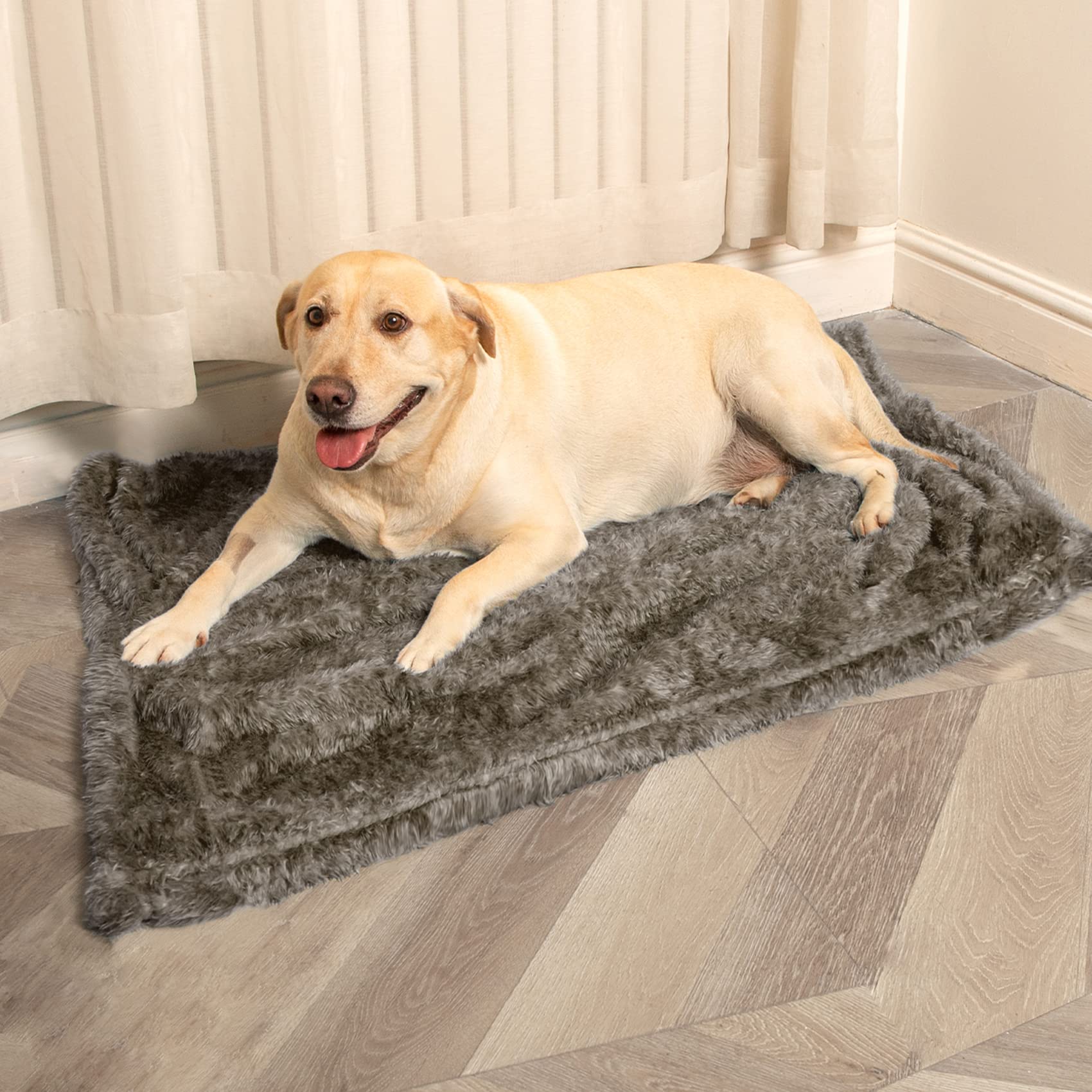 MACEVIA Fluffy Fleece Pet Blanket for Dogs & Cats - Warm Soft Throw for Bed, Couch & Travel