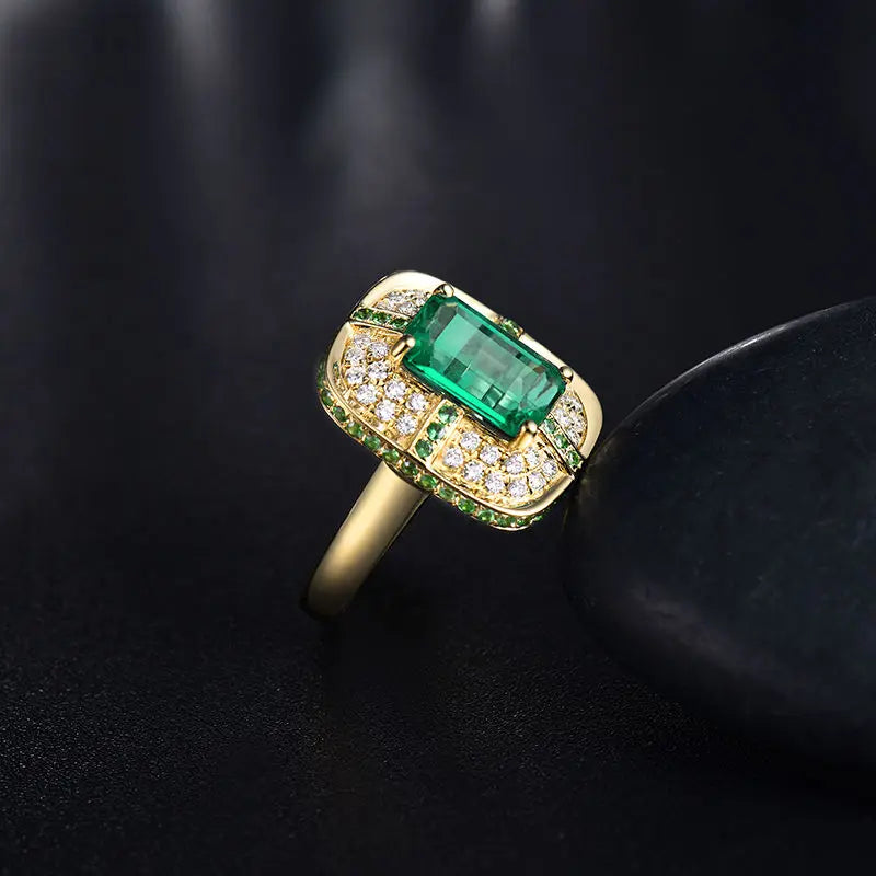 18KT Gold Ring with Green Emerald and Diamonds for Women – Elegant Wedding & Engagement Jewelry – Perfect for Bridal, Anniversary, and Special Occasion Gifts