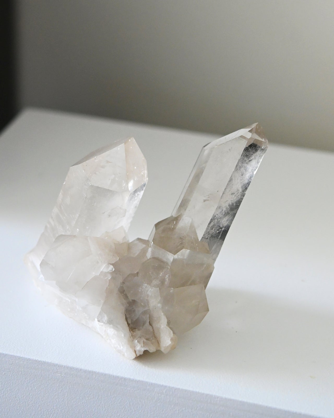 Natural Quartz Crystal Cluster - 1.6lbs Healing Stone for Meditation, Reiki & Home Decor | Raw Mineral Specimen for Spiritual Healing, Energy Cleansing & Gift Giving