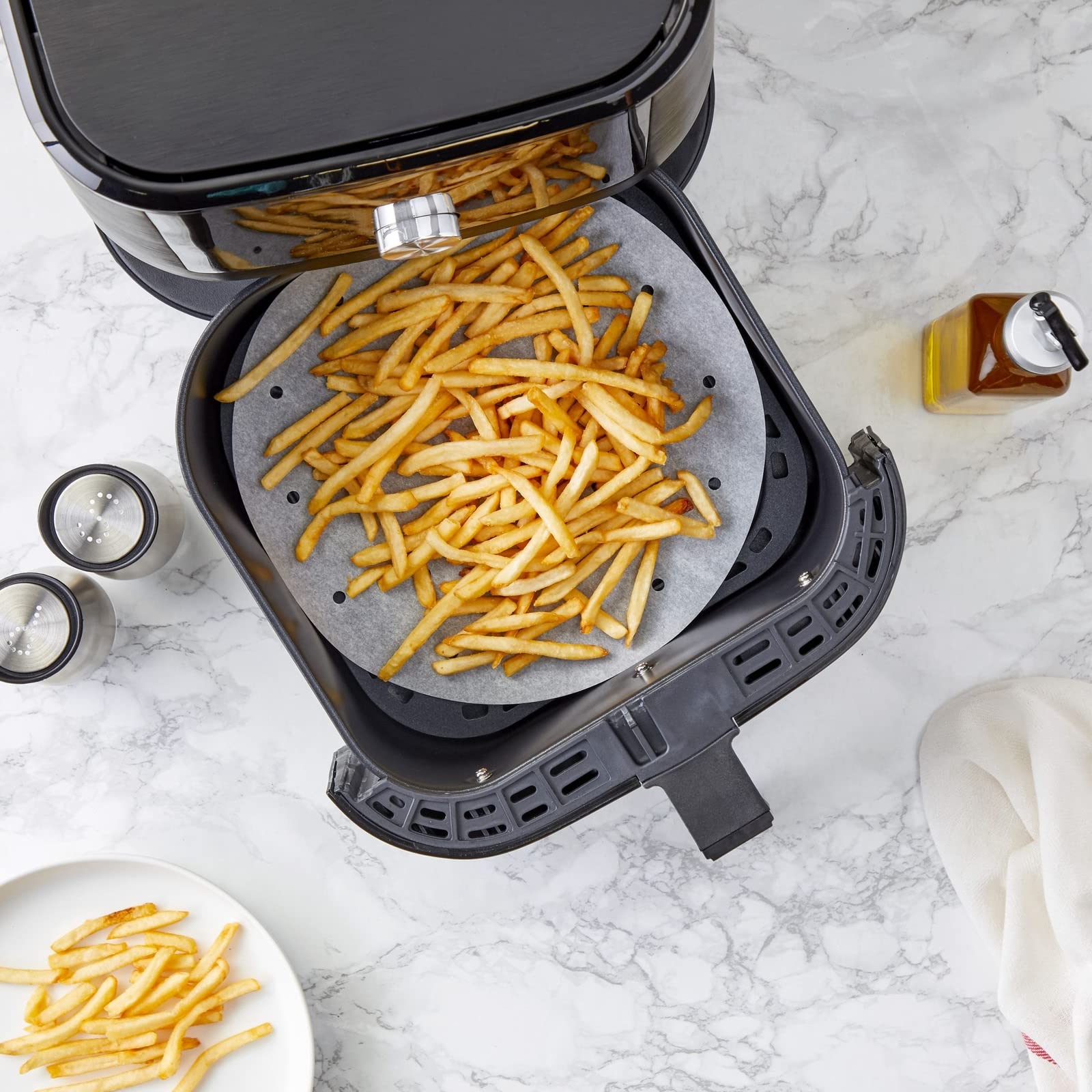 Juvale 8-Inch Round Air Fryer Liners with Holes - 100 Pack Disposable Parchment Paper Sheets for Air Frying, Steaming, Baking - Perforated Bamboo Steamer Liners for Dumplings, Vegetables & Meat - Perfect for Healthy Cooking & Meal Prep