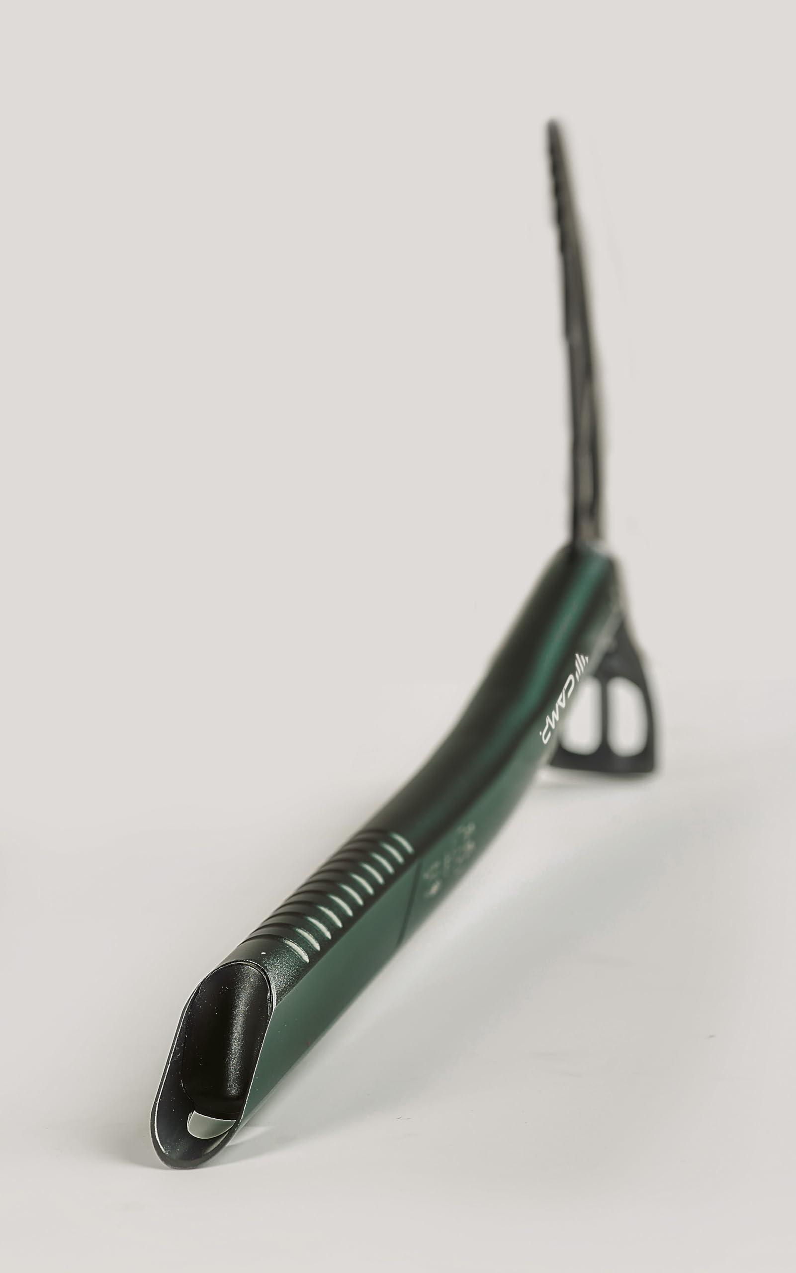 Corsa Alpine Ice Axe 65cm - Lightweight Mountaineering Tool for Climbing, Hiking & Ice Climbing - Perfect for Alpine Adventures & Glacier Travel