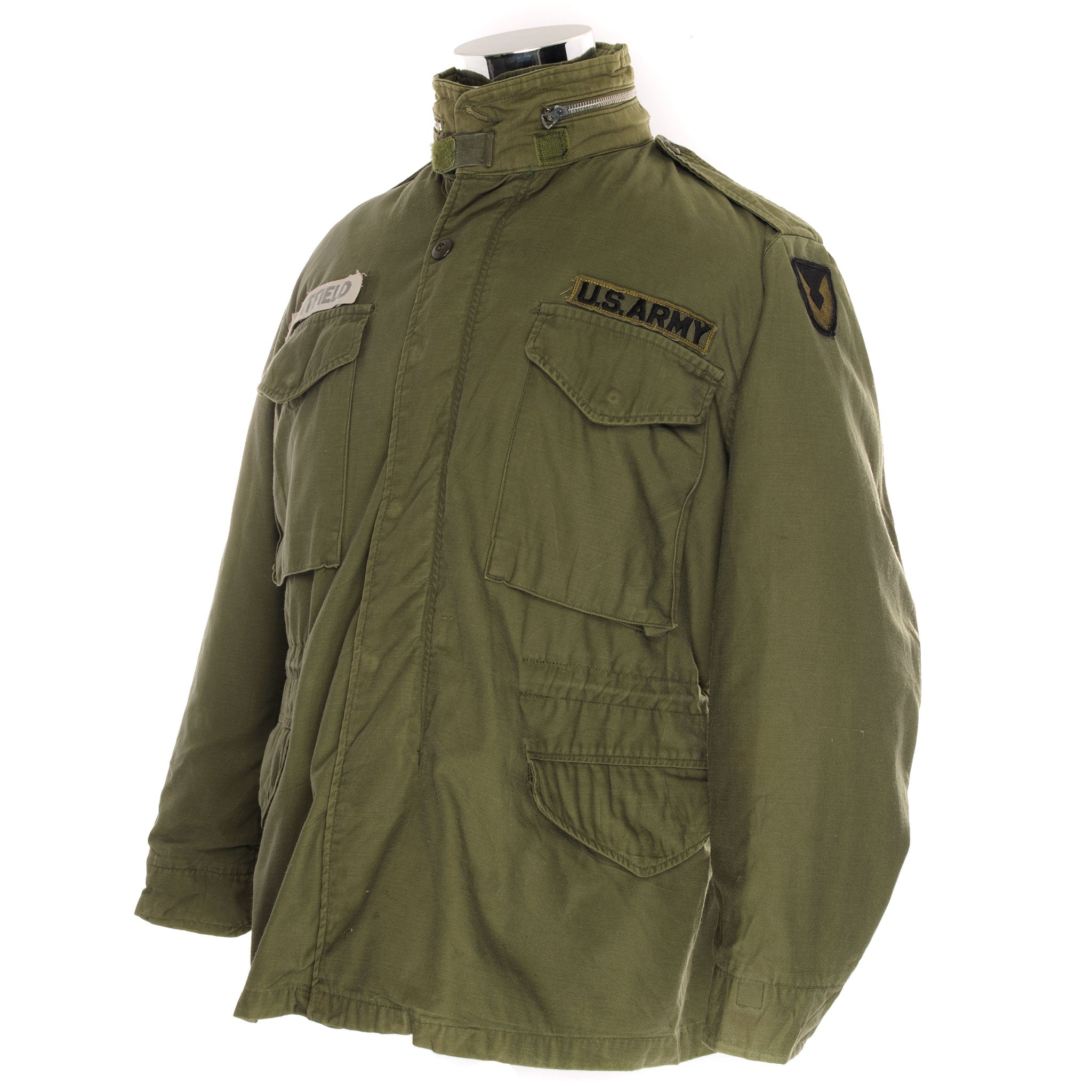Vintage US Army M-1965 M65 Field Jacket - Medium Short Size - Authentic Vietnam War Military Jacket with Patches - Perfect for Reenactments, Collecting & Outdoor Adventures