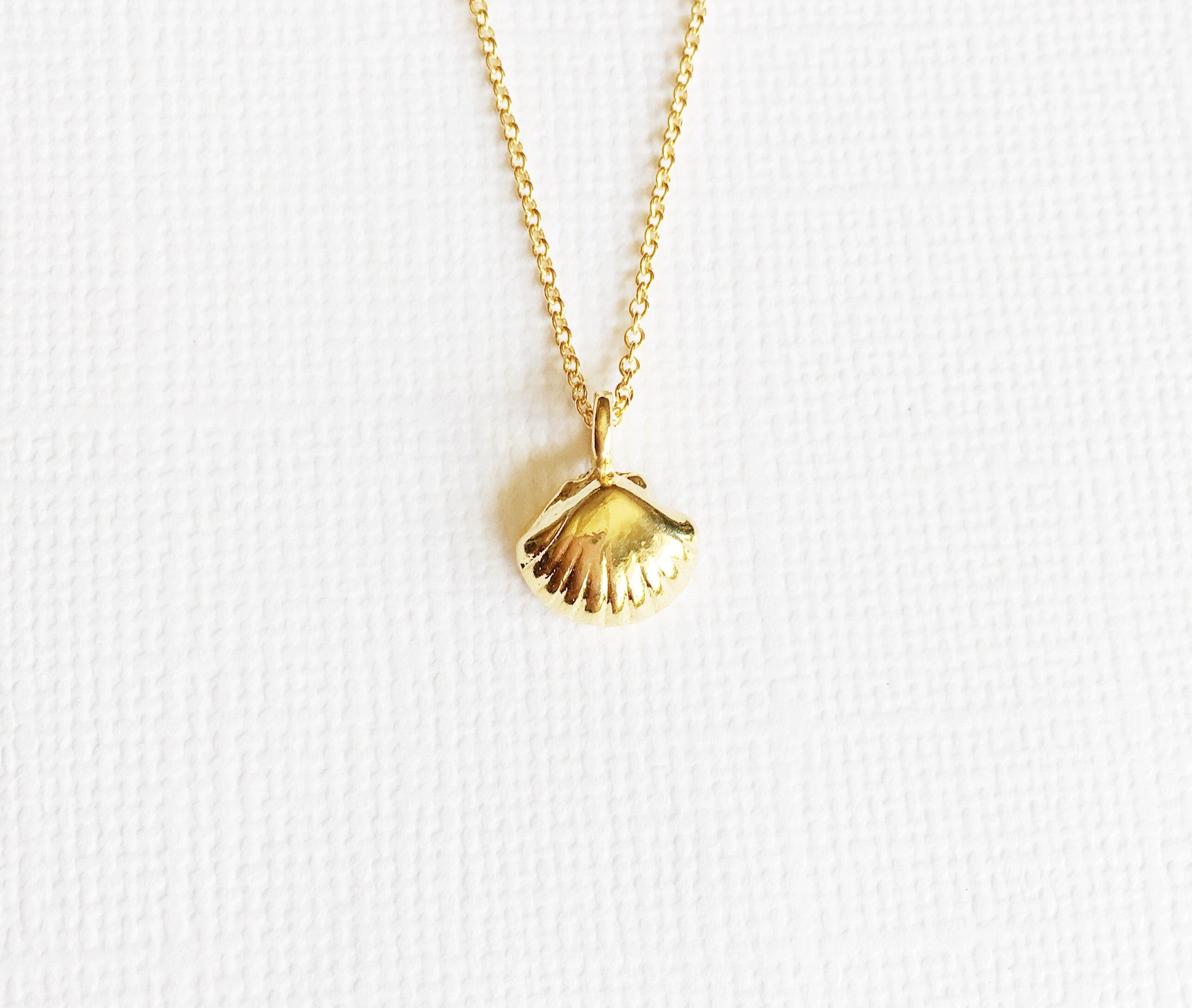 Lili Sea Shell Necklace (N218) - Elegant Beach Jewelry for Women, Perfect for Summer Outfits & Vacation Accessories