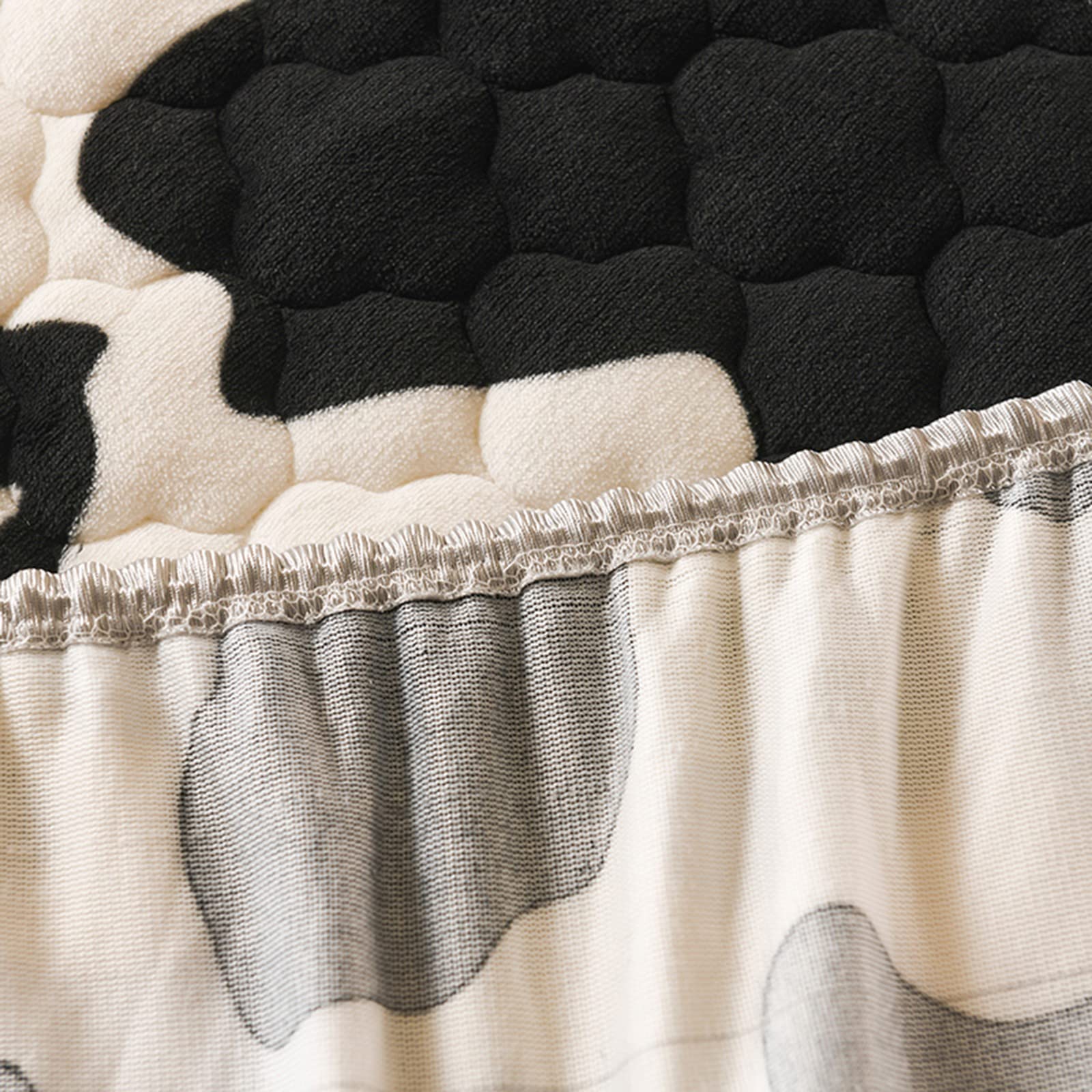 Pangzi Cow Print Flannel Fitted Sheet - Velvet Plush Soft Heavyweight Non-Slip Mattress Protector Cover for Queen Size Bed - Perfect for Winter Warmth and Farmhouse Style Bedroom Decor