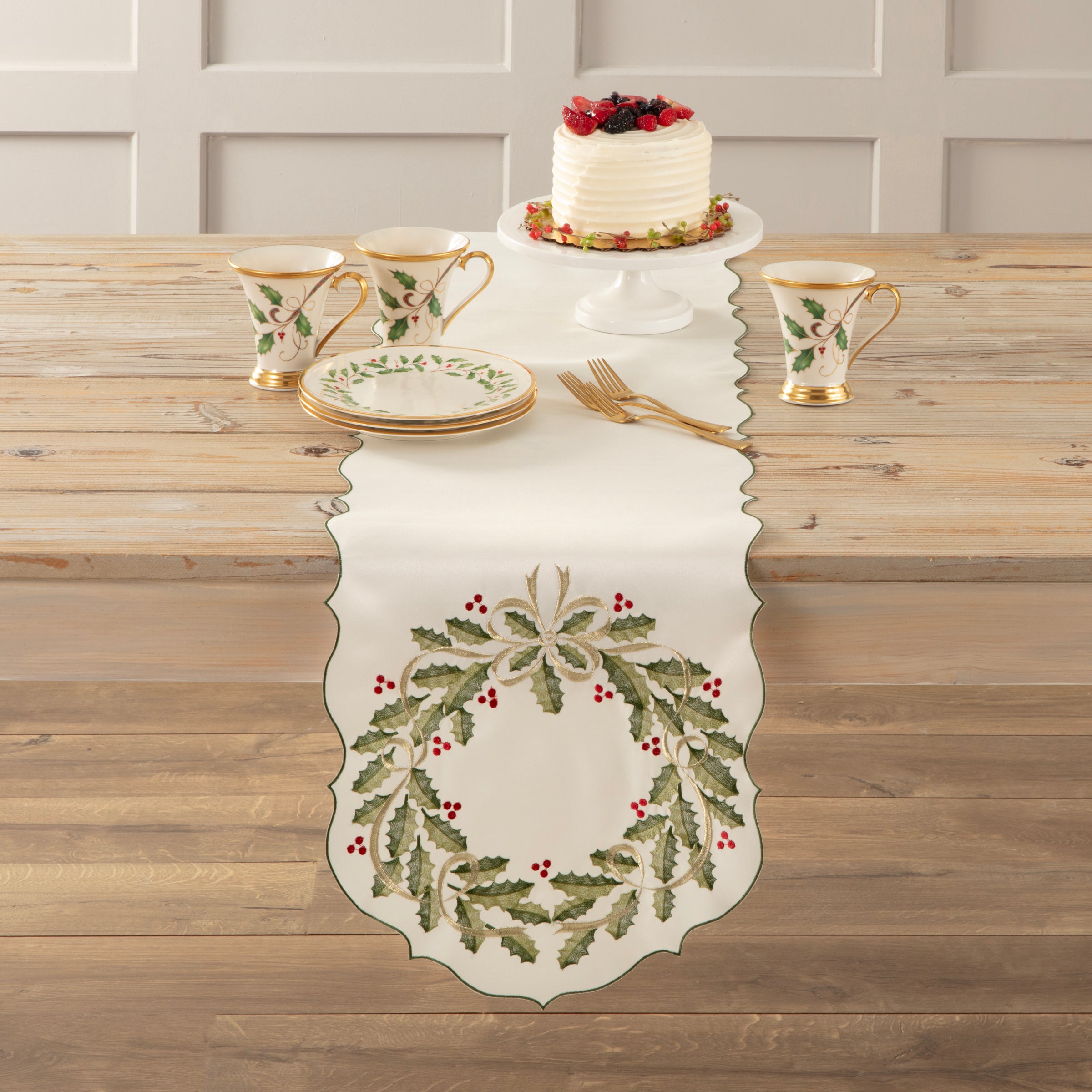 Holiday Nouveau Wreath 14X72 Table Runner - Elegant Christmas Dining Table Decor for Holiday Parties & Festive Home Decor