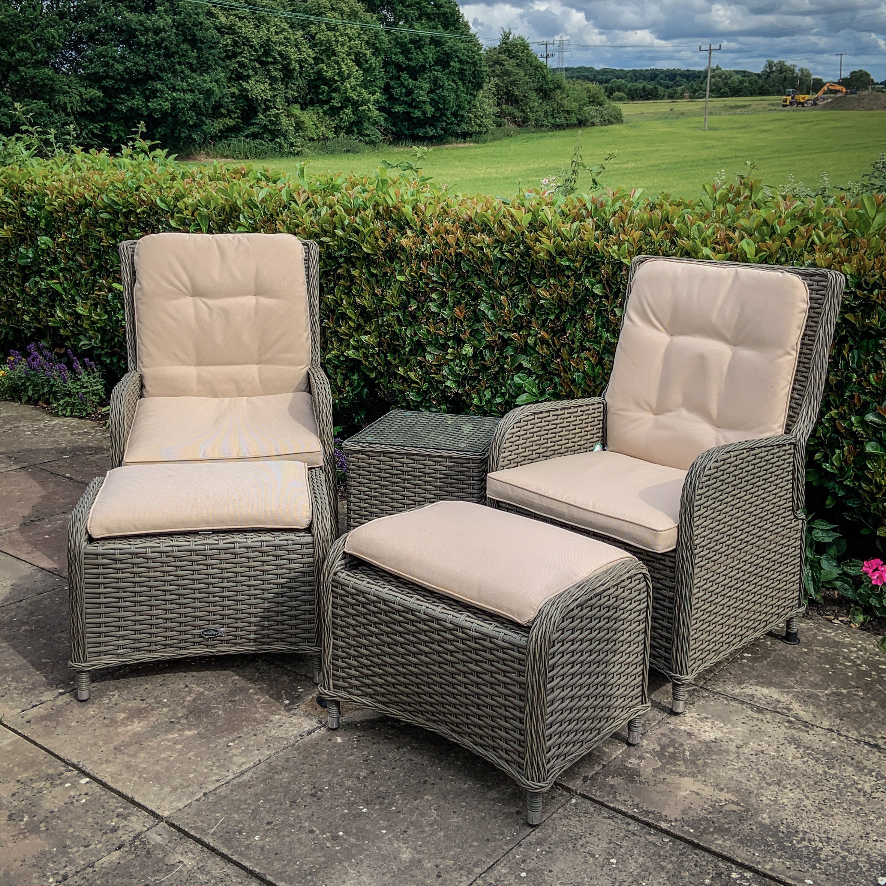 Chester Rattan Wicker Outdoor Recliner Chair & Coffee Table Set - Brown Patio Furniture for Backyard, Poolside or Garden Relaxation | DG68