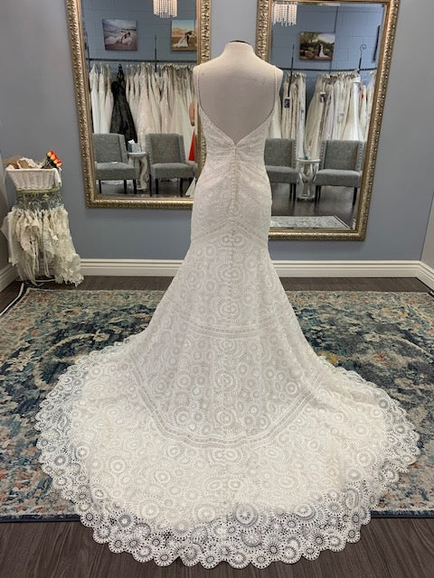 Sottero and Midgley Fielding Wedding Dress - Elegant Lace Bridal Gown for Church Ceremony & Outdoor Photoshoots