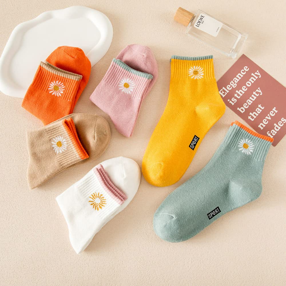 6/12 Pairs Women's Vintage Daisy Floral Crew Socks - Cute Ankle Socks for Casual Wear, Dresses & Everyday Outfits
