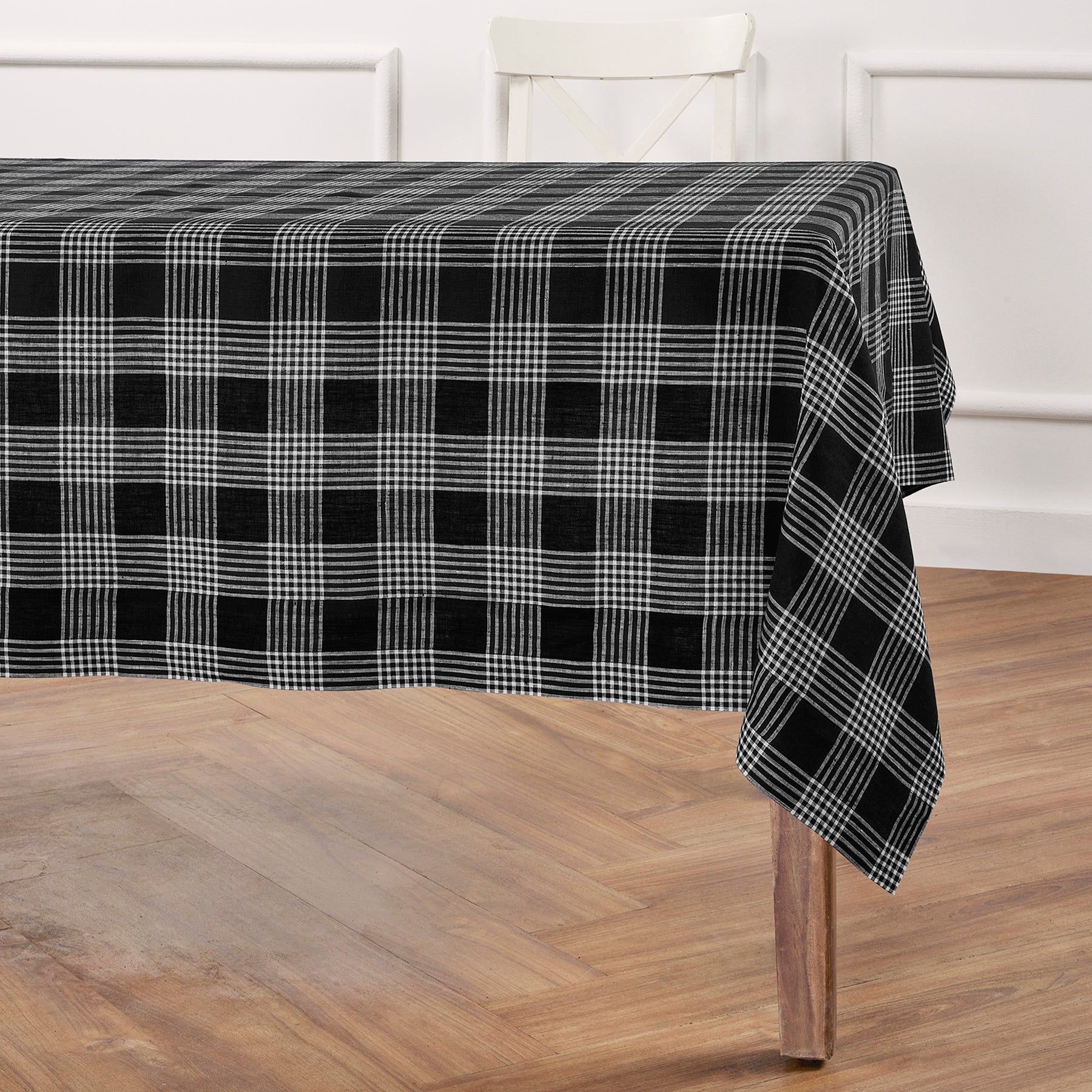 Glen Check Tablecloth - Classic Plaid Design for Dining Room, Kitchen, and Party Decor - Waterproof & Stain-Resistant