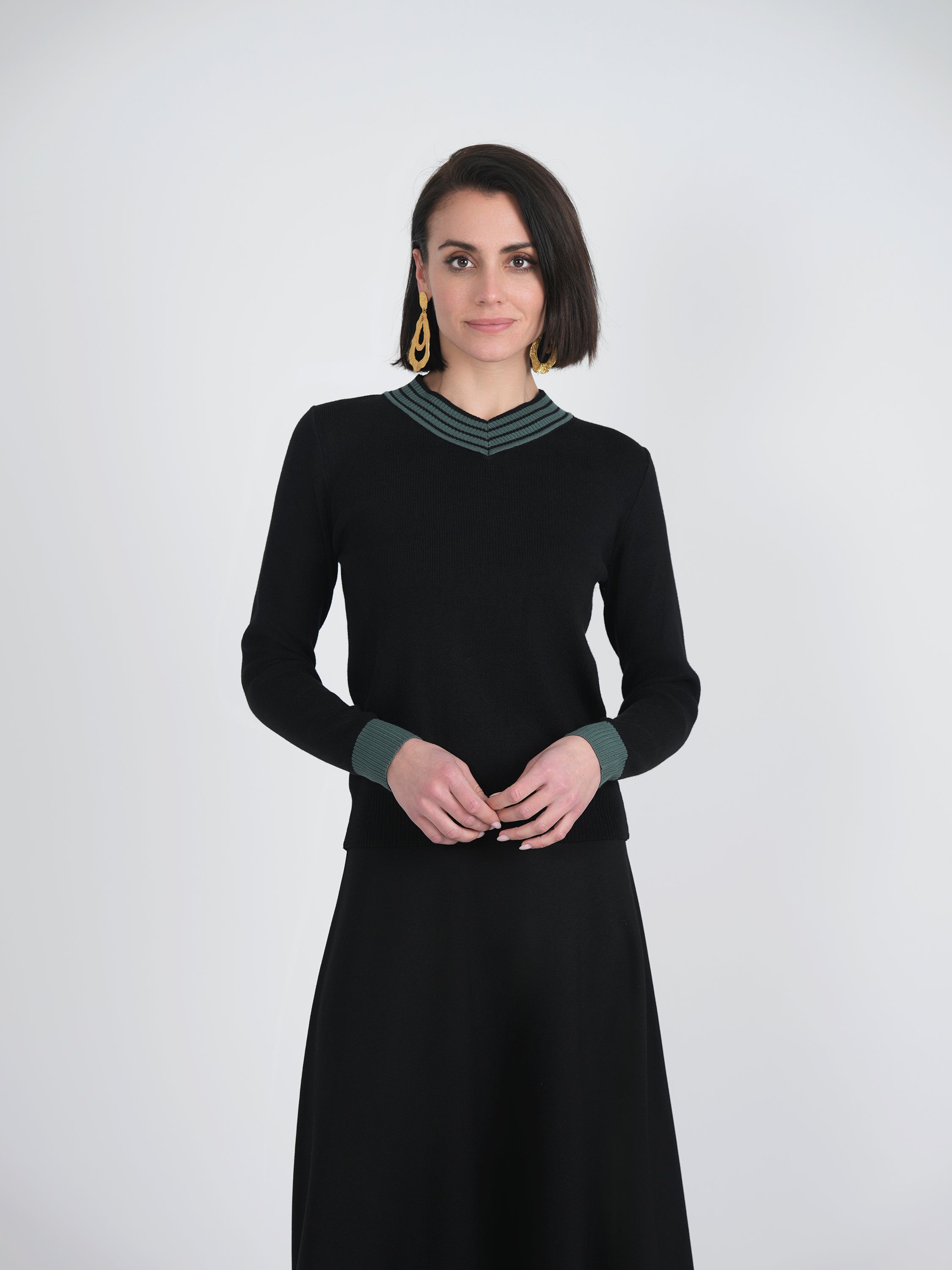 Women's Soft V-Neck Sweater - Lightweight Knit Pullover for Casual Wear & Layering | Perfect for Office, Dates & Fall Outfits