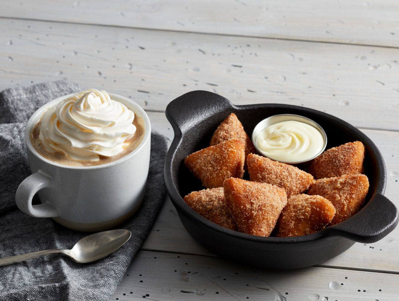 Bob Evans Original Mashed Potatoes - Fresh Potatoes, Real Milk & Butter - No Artificial Colors or Flavors - 6 Pack (24 oz Each) - Perfect for Holiday Dinners, Family Gatherings & Quick Meals