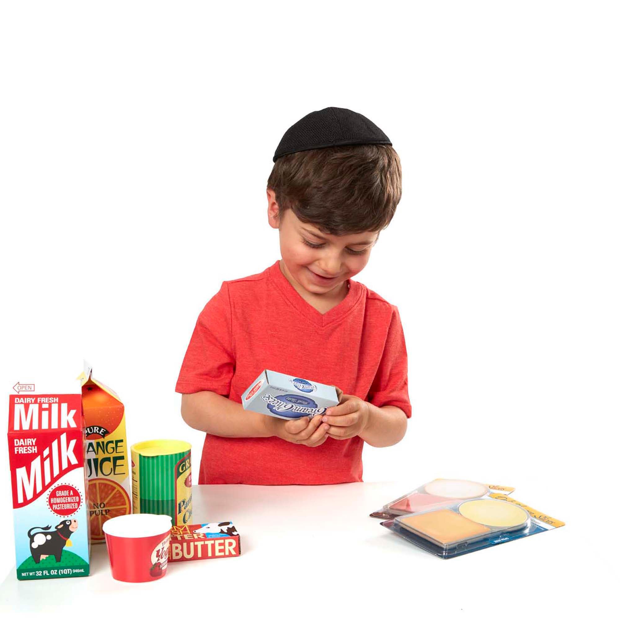 Melissa & Doug Fridge Groceries Play Food Cartons (8-Piece Set) - FSC Certified Wooden Toy for Kids - Pretend Play, Kitchen Role Play & Early Learning Activities