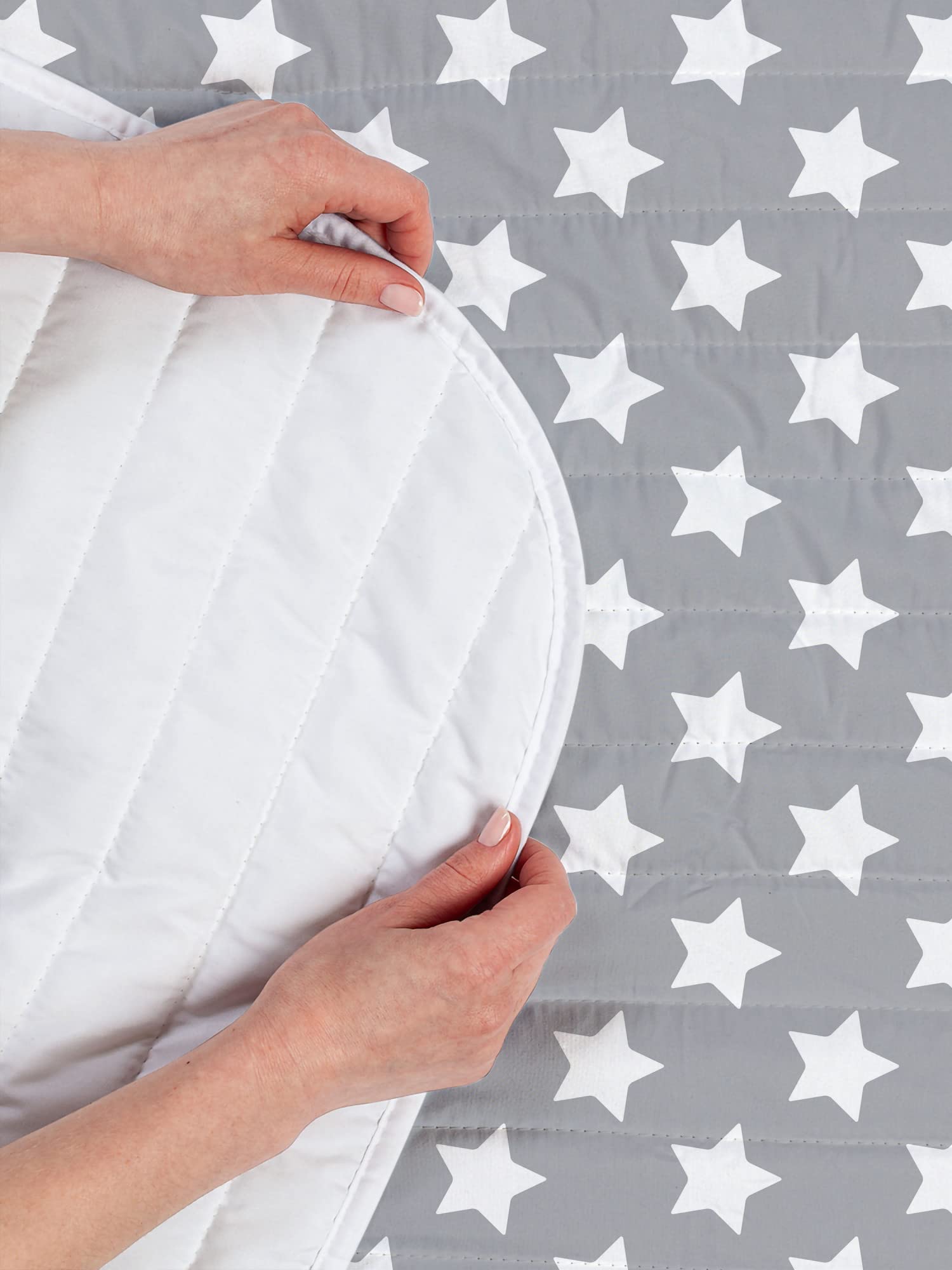 Ambesonne Star Microfiber Bedspread Set - King Size White Grey | Big Stars Monochrome Modern Design | Soft Bedding Set with Pillow Shams & Comforter | Perfect for Bedroom Decor, Guest Room & Starry Night Theme