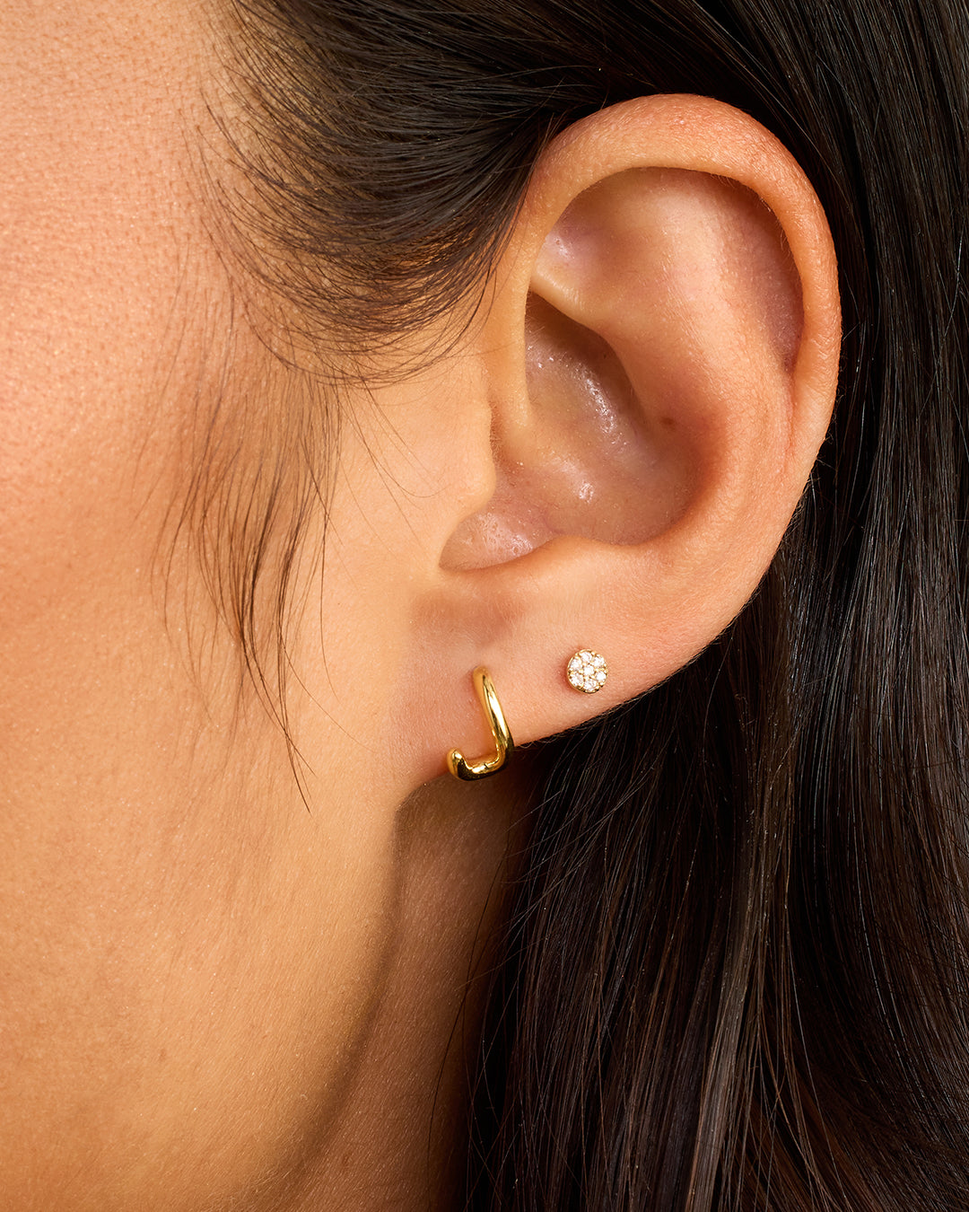 Alphabet Single Huggie Earrings - Minimalist Gold Plated Initial Letter Studs for Women - Perfect for Everyday Wear, Gifts & Special Occasions