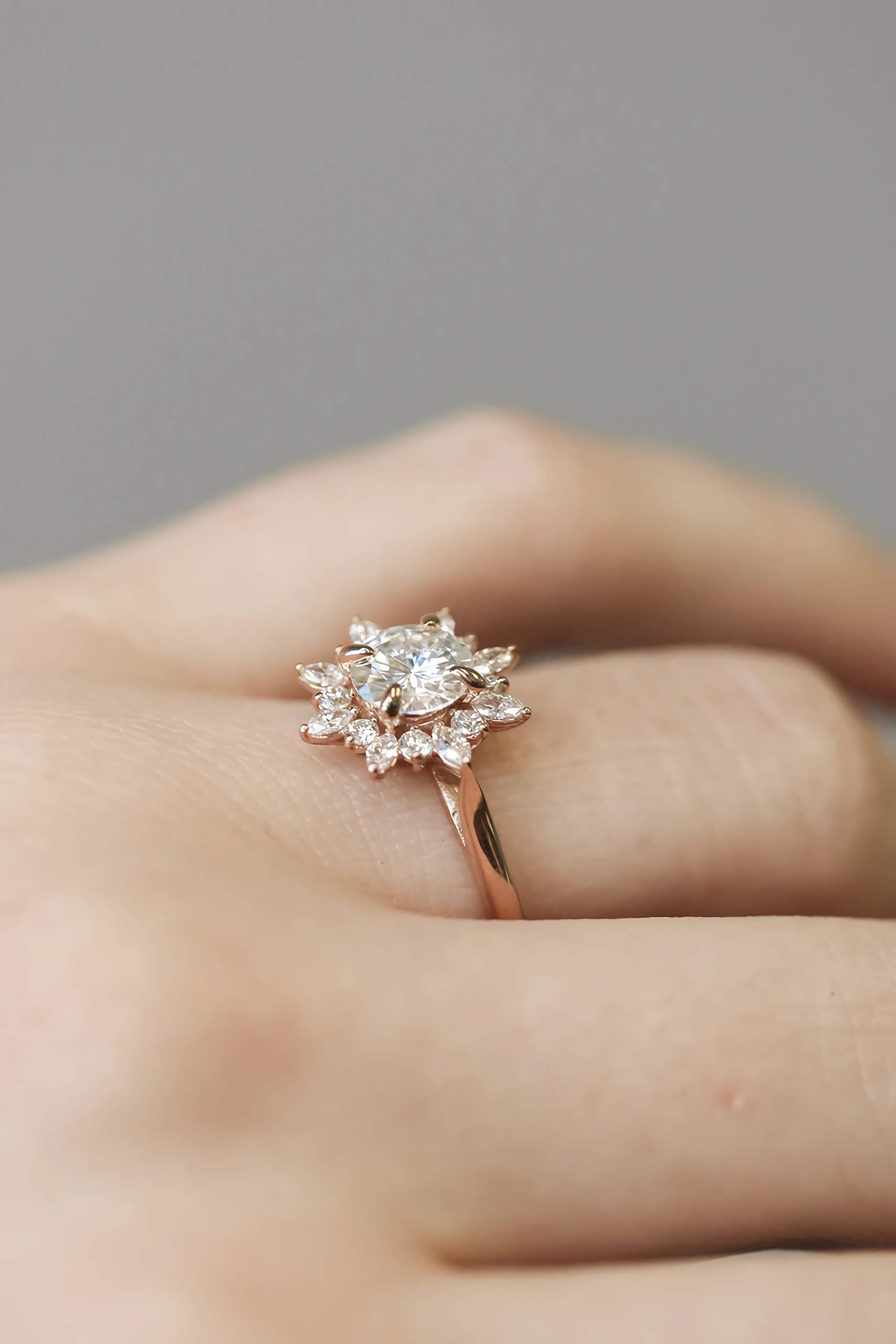 1-3/8 Carat (CTW) Moissanite Engagement Ring in 10K/14K/18K Gold or Platinum Plated Silver - Personalized Women's Wedding Ring for Proposals, Anniversaries & Special Occasions