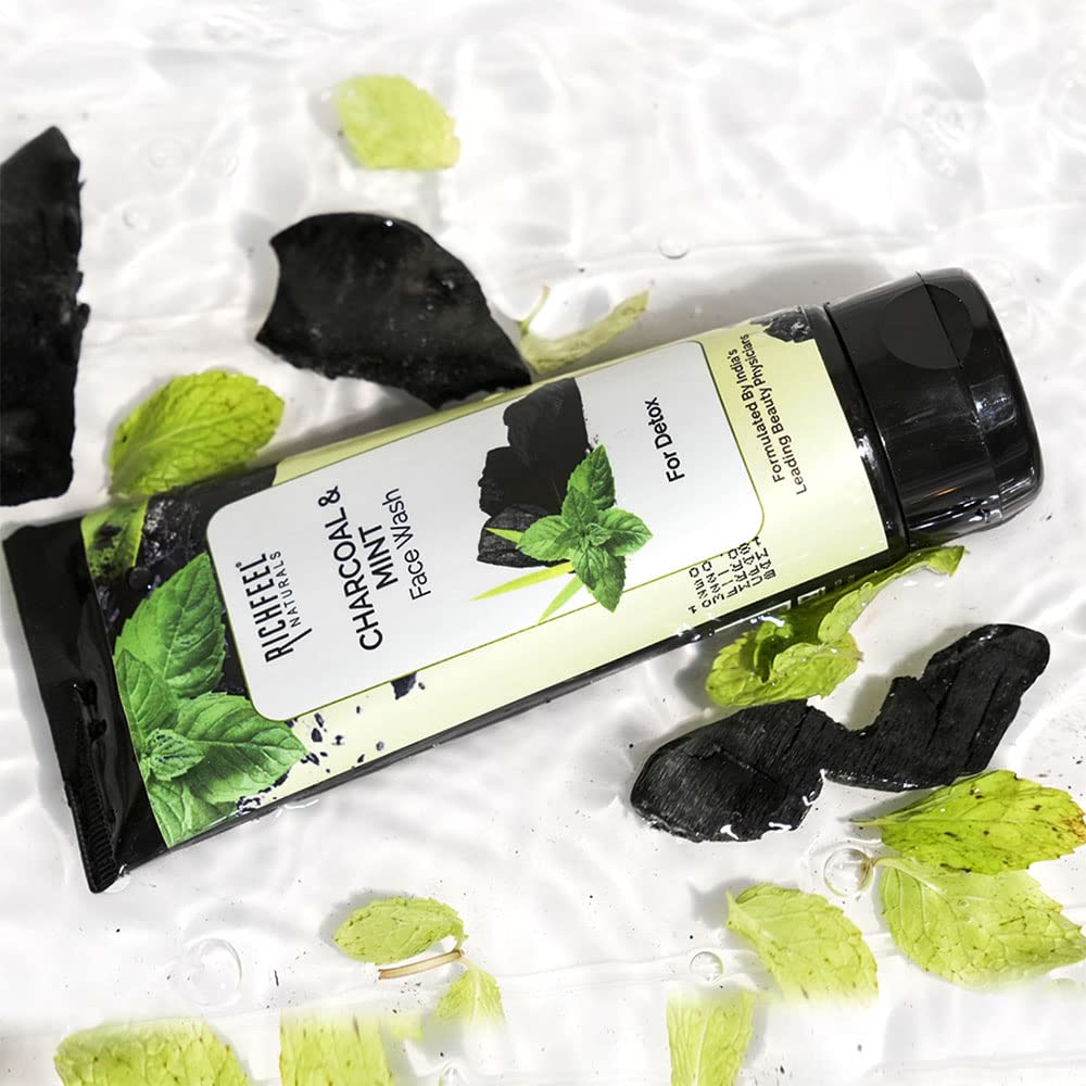 Richfeel Naturals Charcoal & Mint Facial Cleanser 100g - Deep Pore Cleansing for Oily & Acne-Prone Skin - Perfect for Daily Skincare Routine & Travel