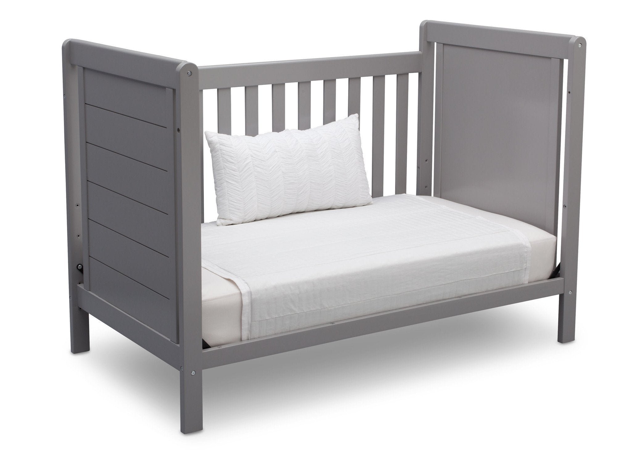Sunnyvale 4-in-1 Convertible Baby Crib to Toddler Bed - White Nursery Furniture for Newborns & Kids - Perfect for Nursery, Bedroom & Daycare