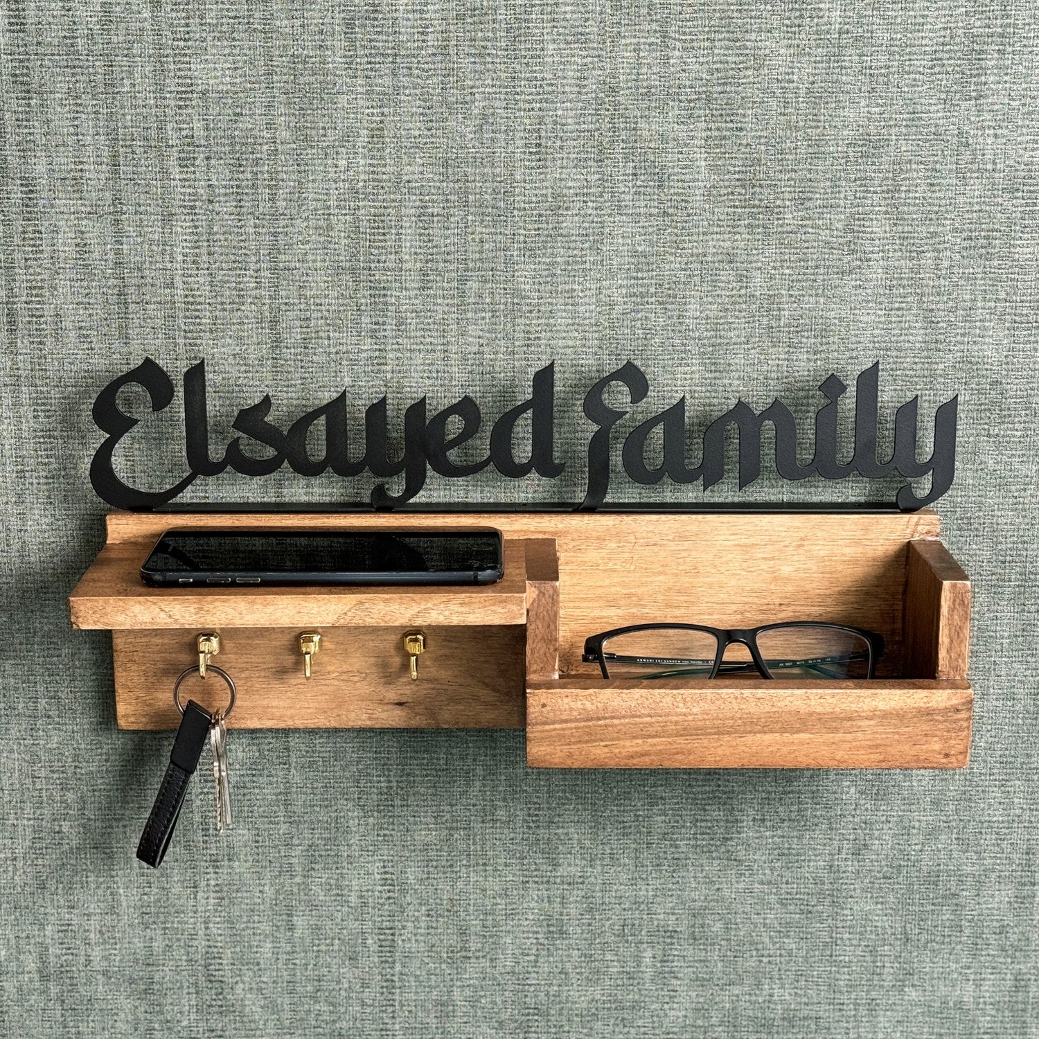 Personalized Islamic Wooden Key Holder - Custom Family Name Wall Art for Home Decor | Perfect for Entryway, Living Room & Gift Giving