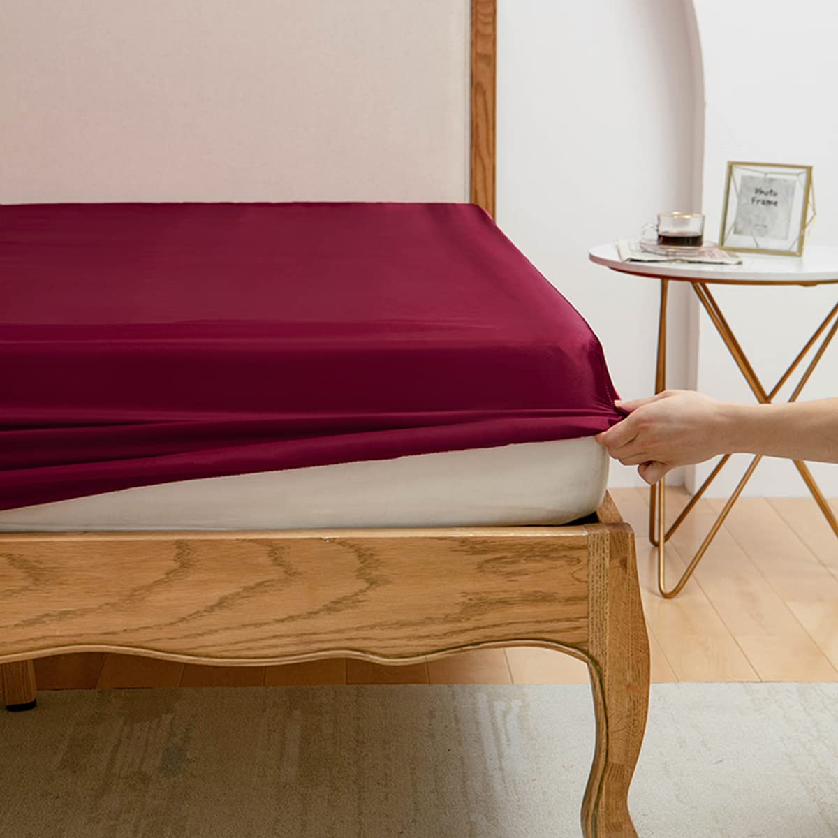 Premium King Size Fitted Sheet - Deep Pocket Microfiber Bottom Sheet - Fade & Shrink Resistant, Durable & Easy Care - 1 Piece Only (Burgundy) - Perfect for Master Bedroom, Guest Room & Airbnb Stays