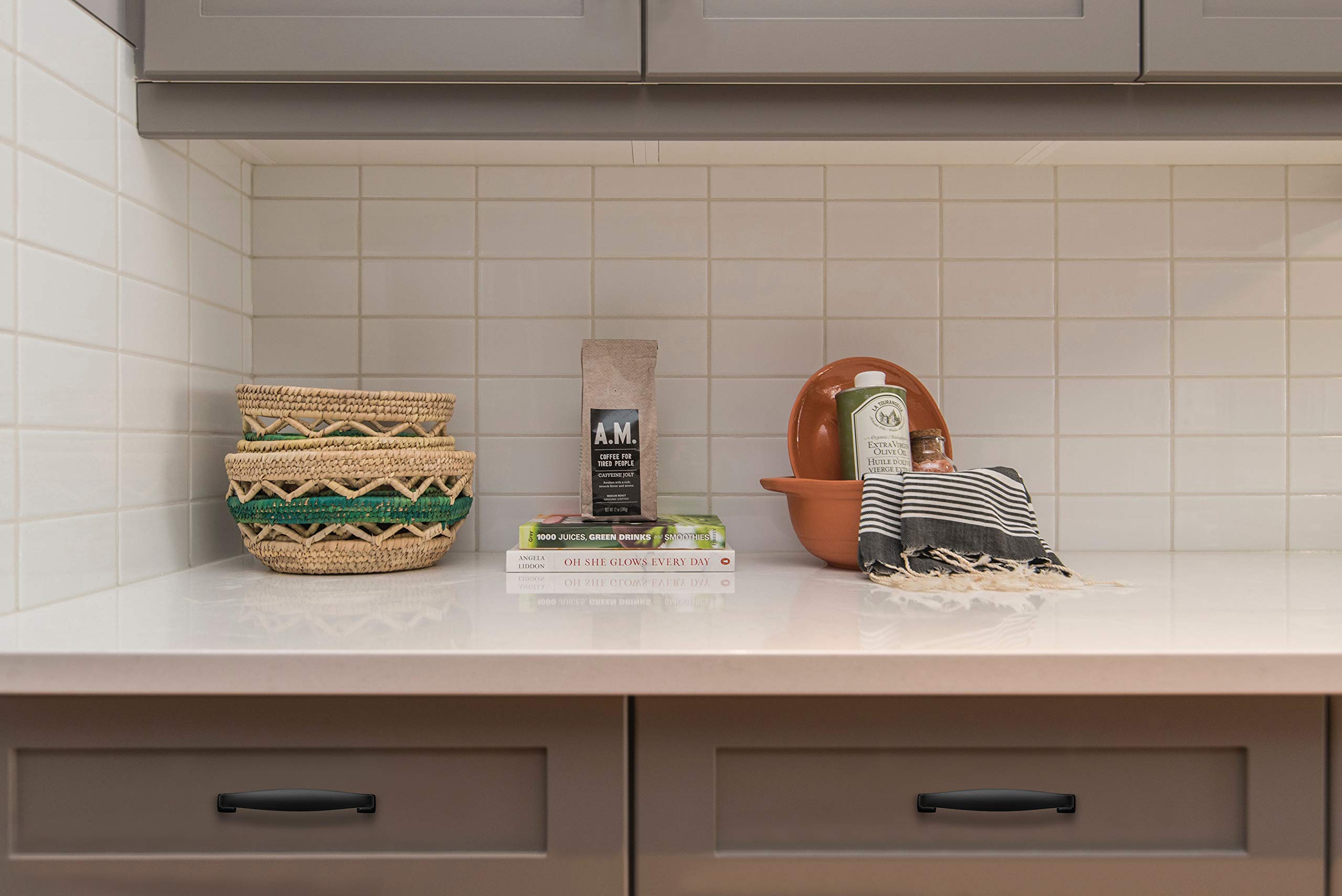 Ravinte 1 Pack Matte Black Kitchen Cabinet Handles - 3-3/4 Inch Solid Cabinet Pulls & Drawer Handles for Modern Cabinets, Cupboards & Furniture - Perfect for Kitchen Renovation, Bathroom Upgrade & Home Improvement Projects