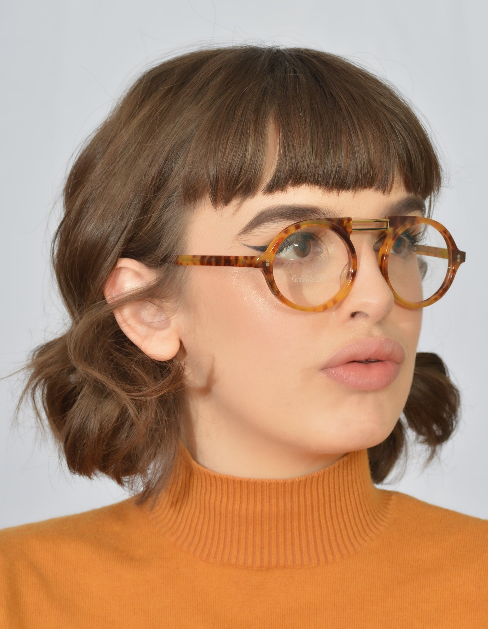 Gianni Versace 532 960 Sunglasses - Luxury Designer Shades for Men & Women - UV Protection & Polarized Lenses - Perfect for Outdoor Activities, Travel & Fashion