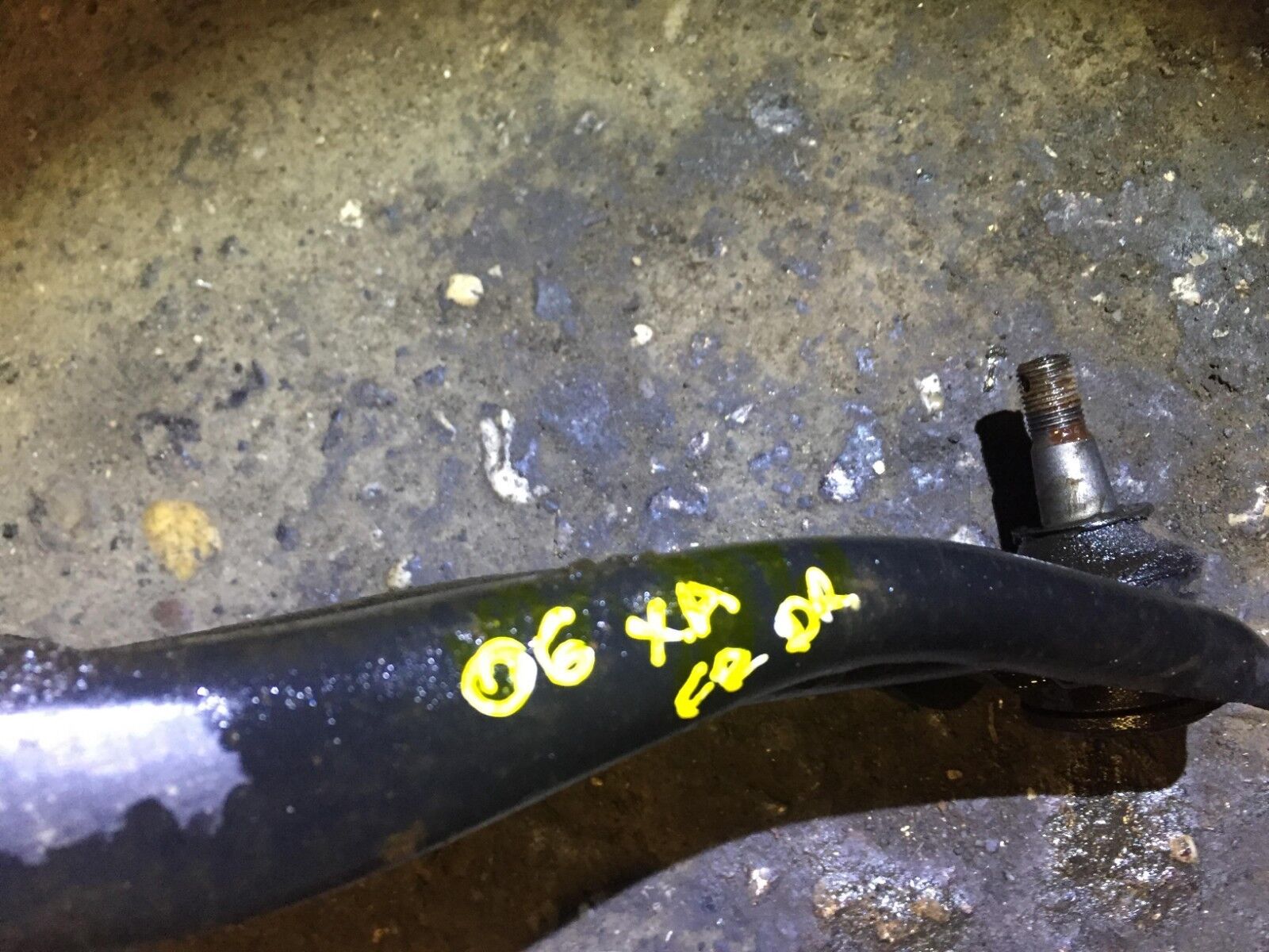 04 05 06 Scion XA Left Front Lower Control Arm - OEM Replacement Part D18 - Perfect for Suspension Repair & Car Maintenance