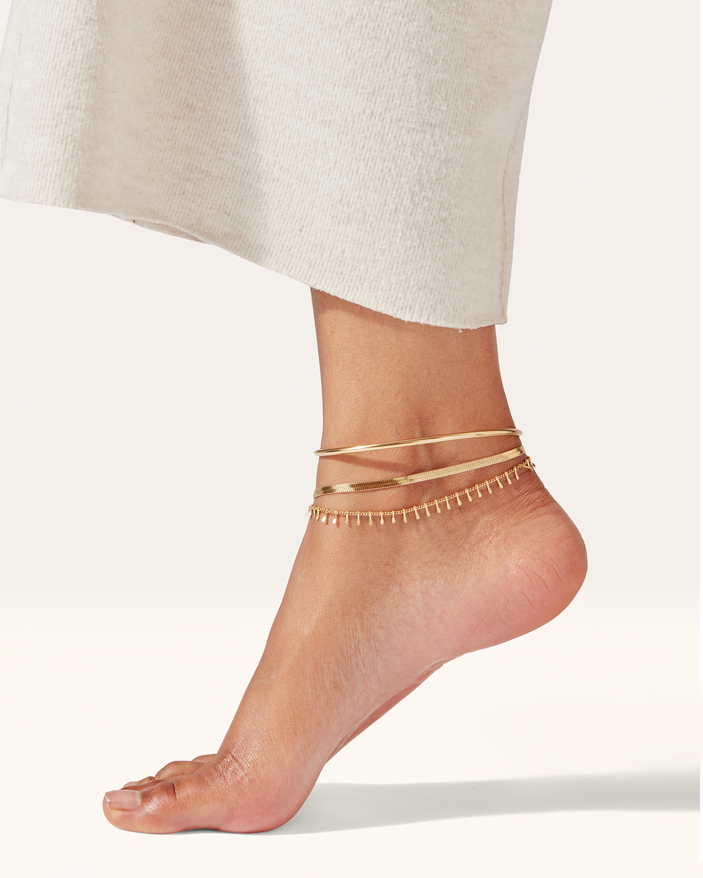 Luminous Gold Anklet - Elegant Adjustable LED Light Up Ankle Bracelet for Women, Perfect for Night Parties, Raves, Festivals & Beach Vacations